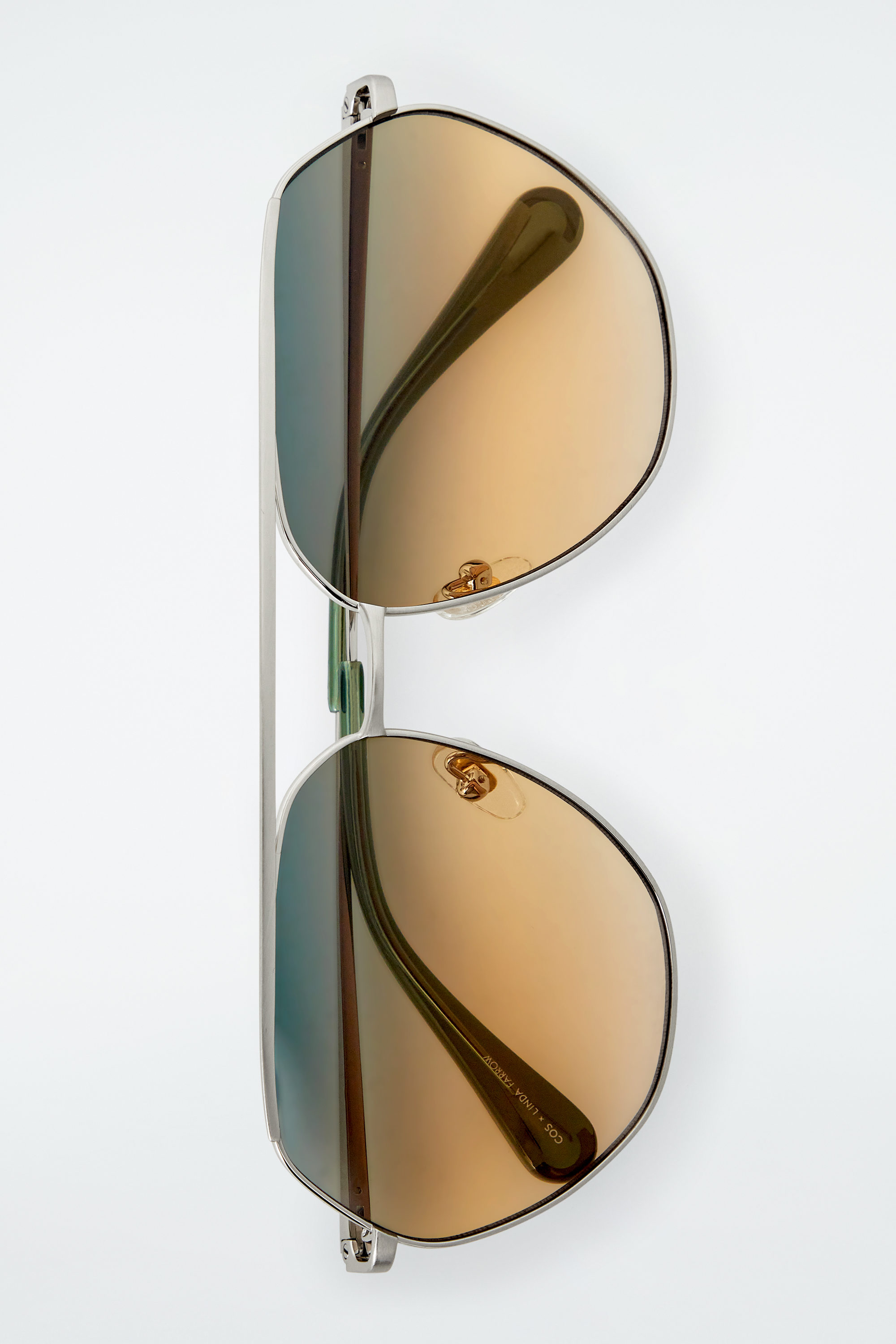 COS×LINDA FARROW サングラス　スクエア　グリーン　完売 COS×LINDA FARROW サングラス スクエア グリーン 完売 - メルカリ