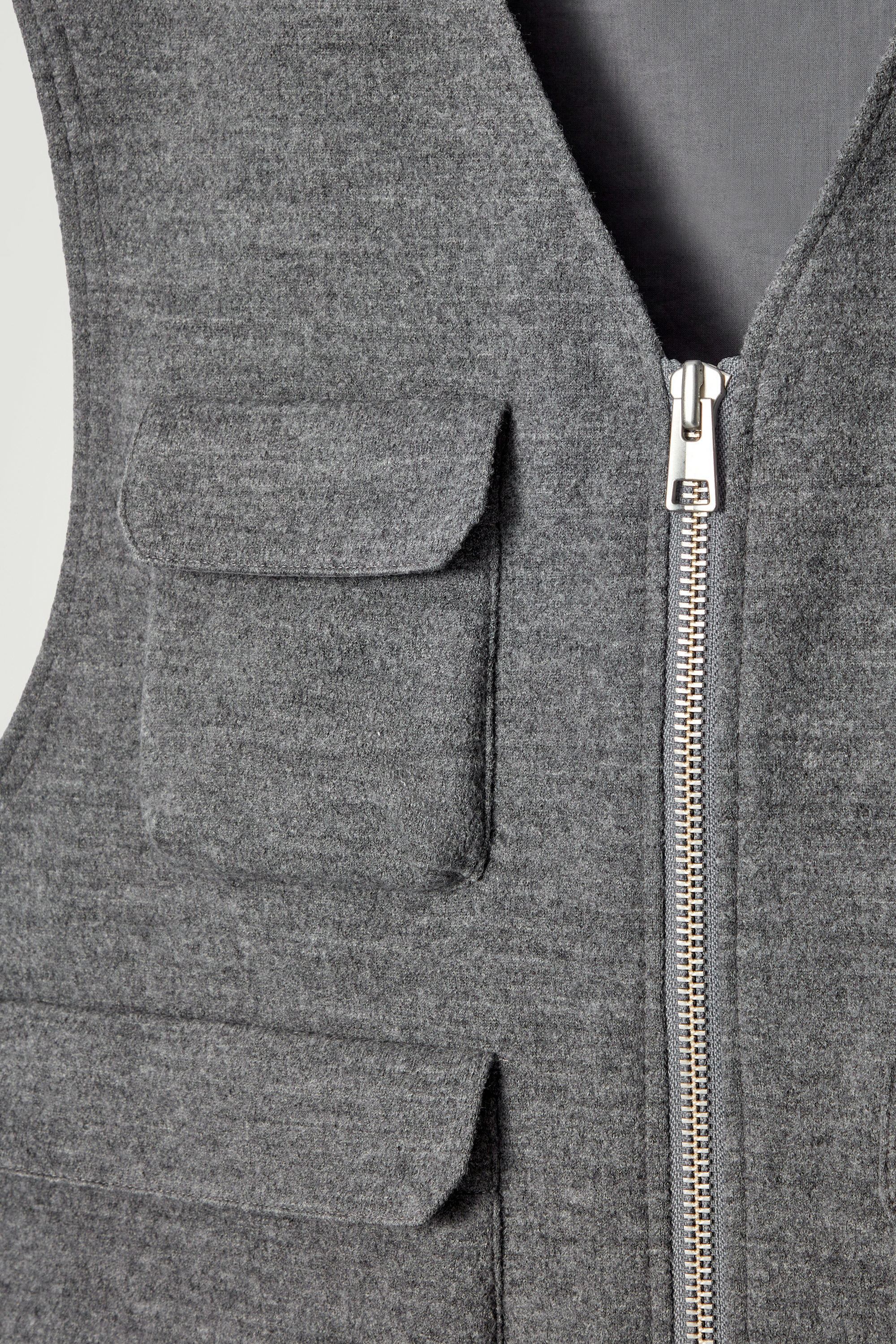CLORE＋　Mode Barrel Gilet【Gray】 Find Designer Gilets for Men Online | BRAUN Hamburg