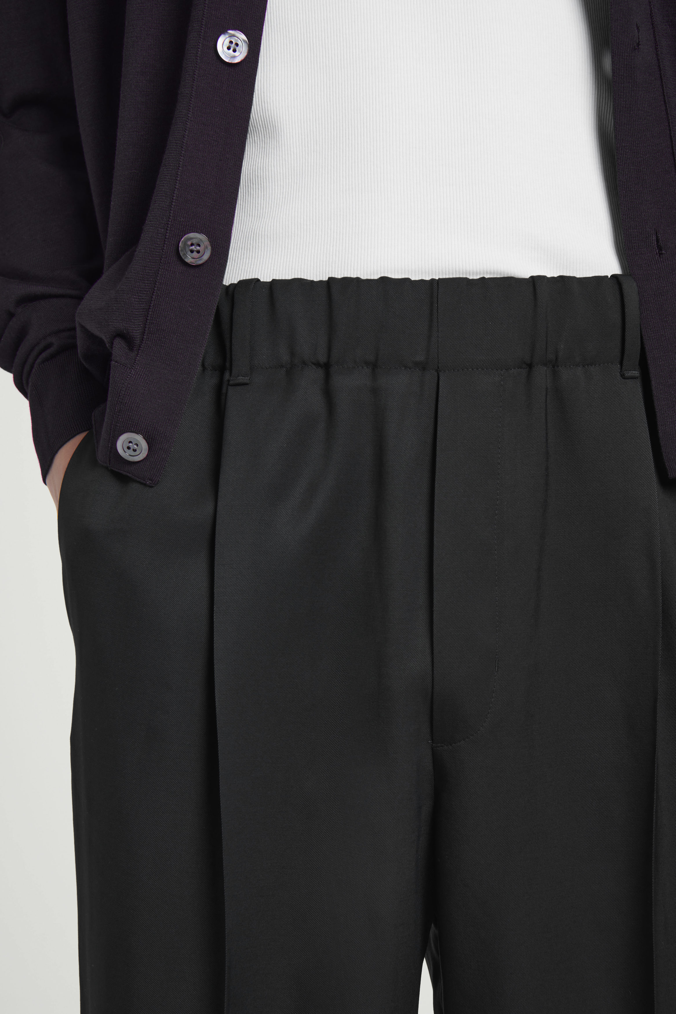 OVY x GHbM BRITISH TWILL TROUSERS M ブラック ELASTICATED WOOL-TWILL PANTS - BLACK | COS
