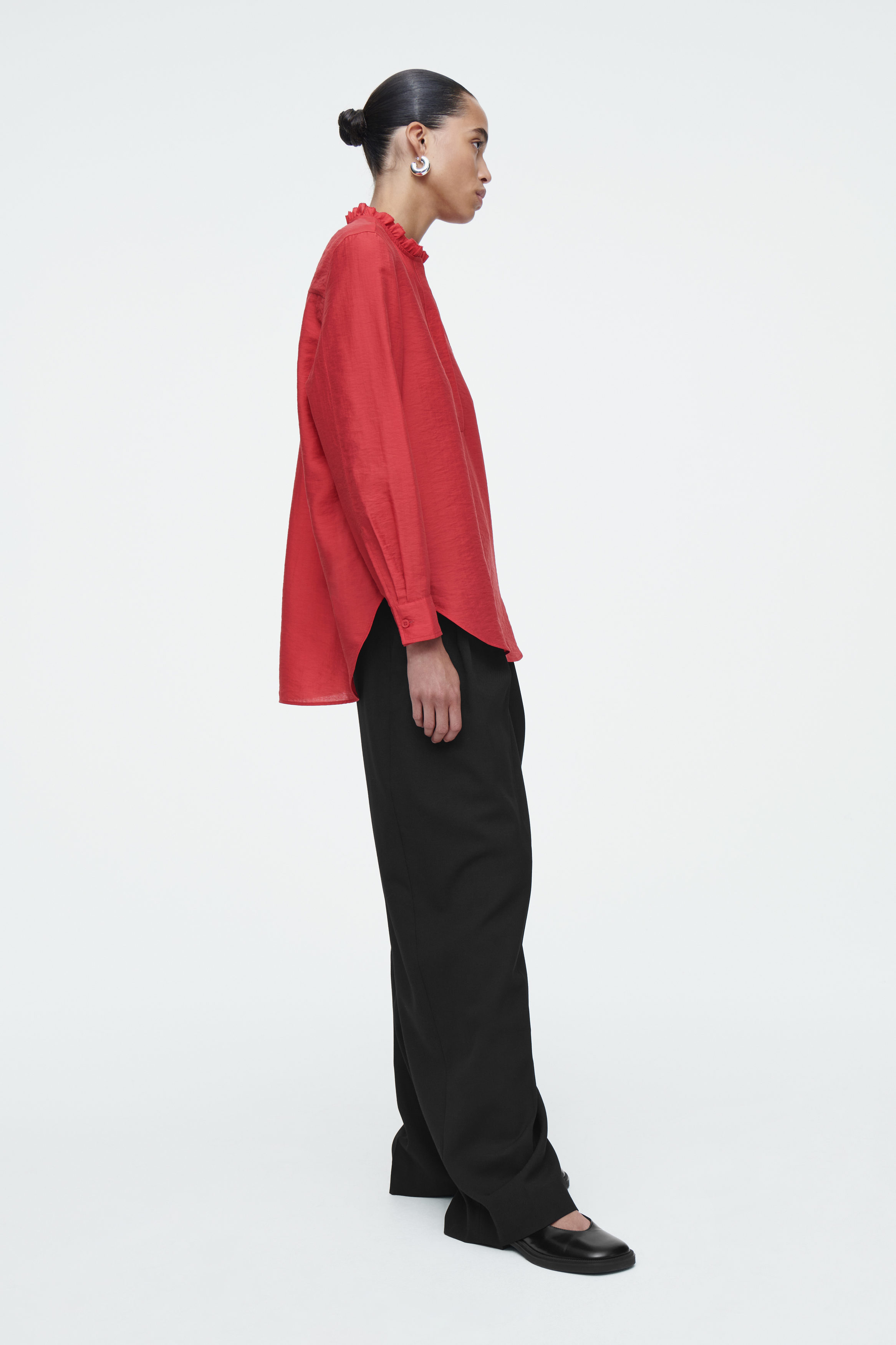 RUFFLE-COLLAR TEXTURED BLOUSE - RED