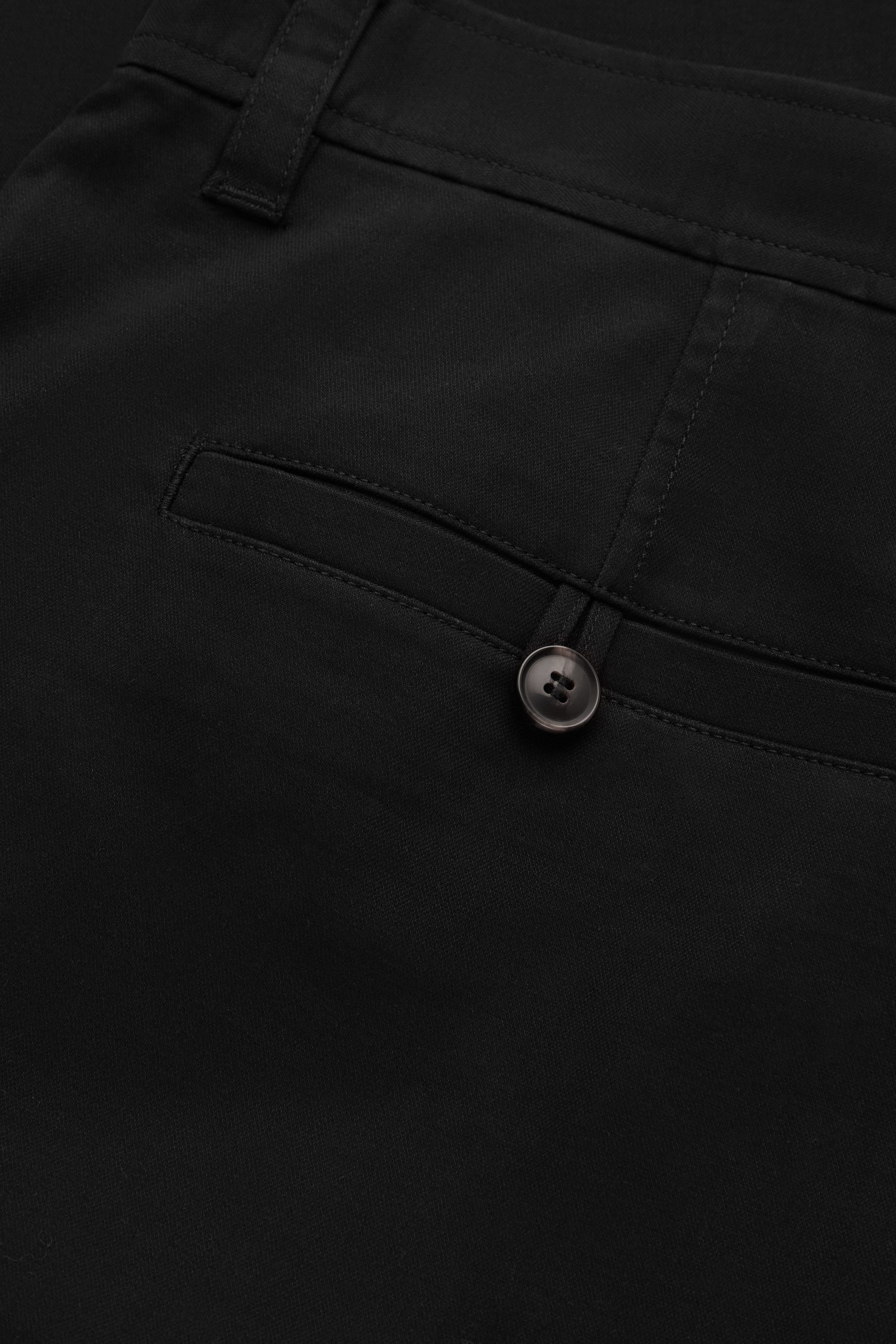 BARREL-LEG TAPERED CHINOS - BLACK | COS