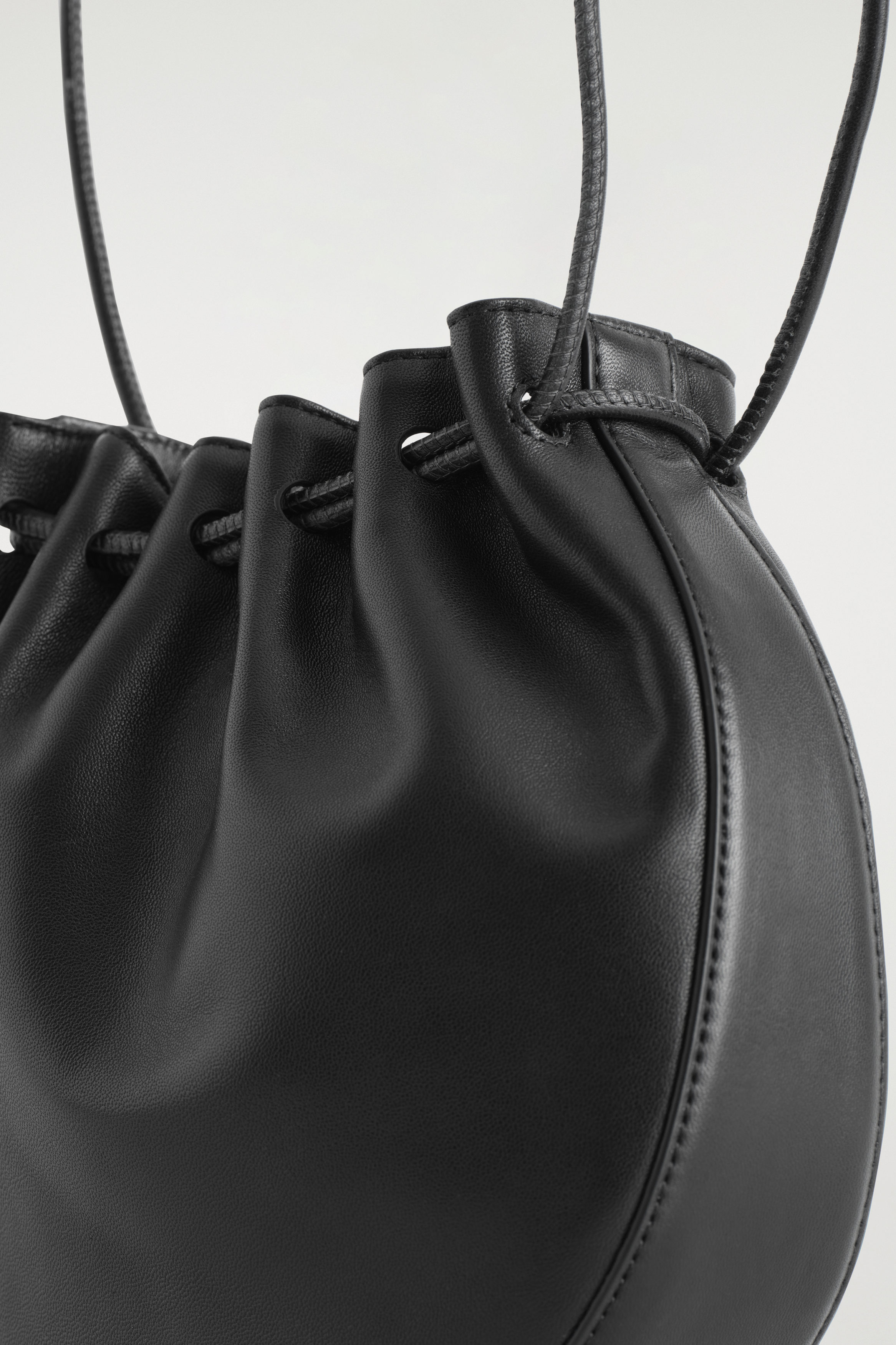 ★OVHEE★ Low Shoulder Bag Black P00000RS Small black crocodile print Hobo bag | Marni