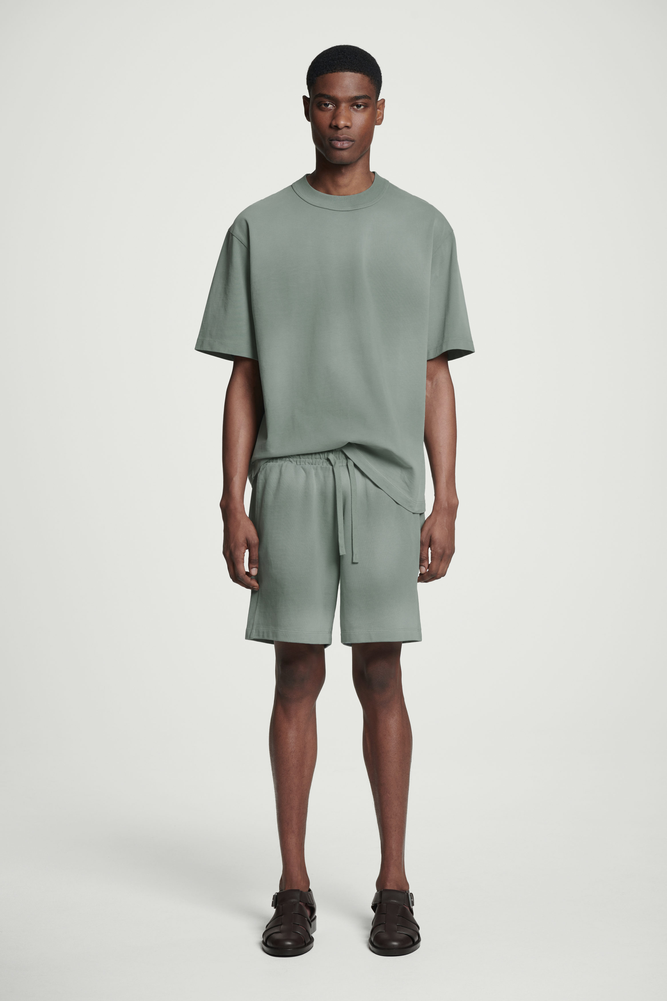 WASHED-JERSEY DRAWSTRING SHORTS - GREEN | COS