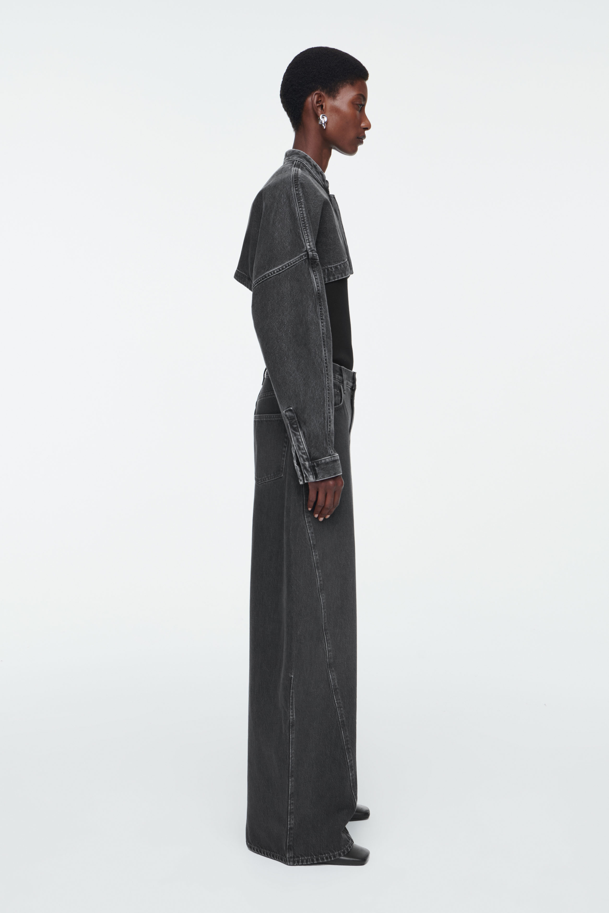 CROPPED HYBRID DENIM JACKET - WASHED BLACK | COS