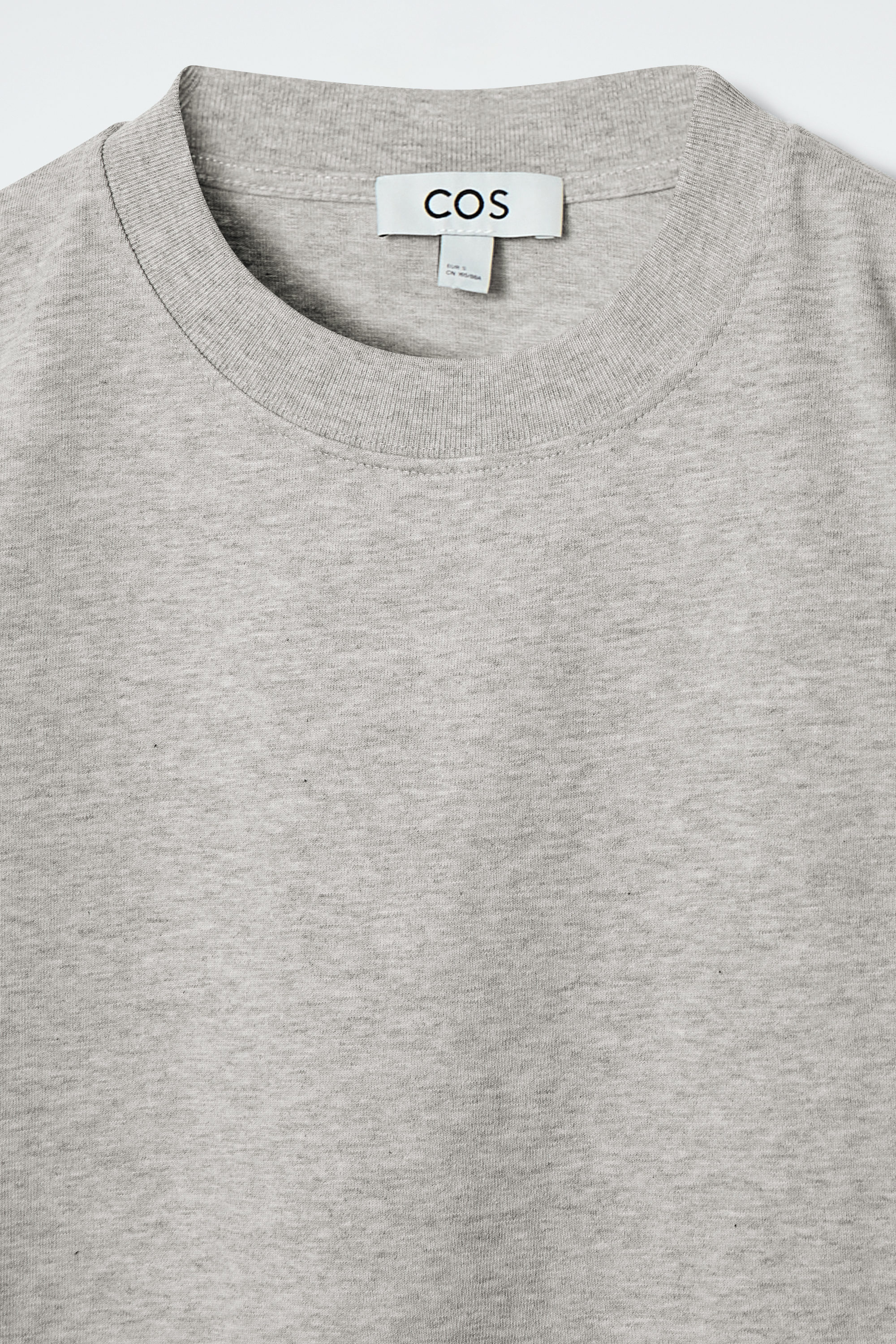 【COYSEIO】 MINI LOGO REGULAR T-SHIRT MELANGE GREY MINI LOGO T-SHIRT MELANGE GREY - coyseio