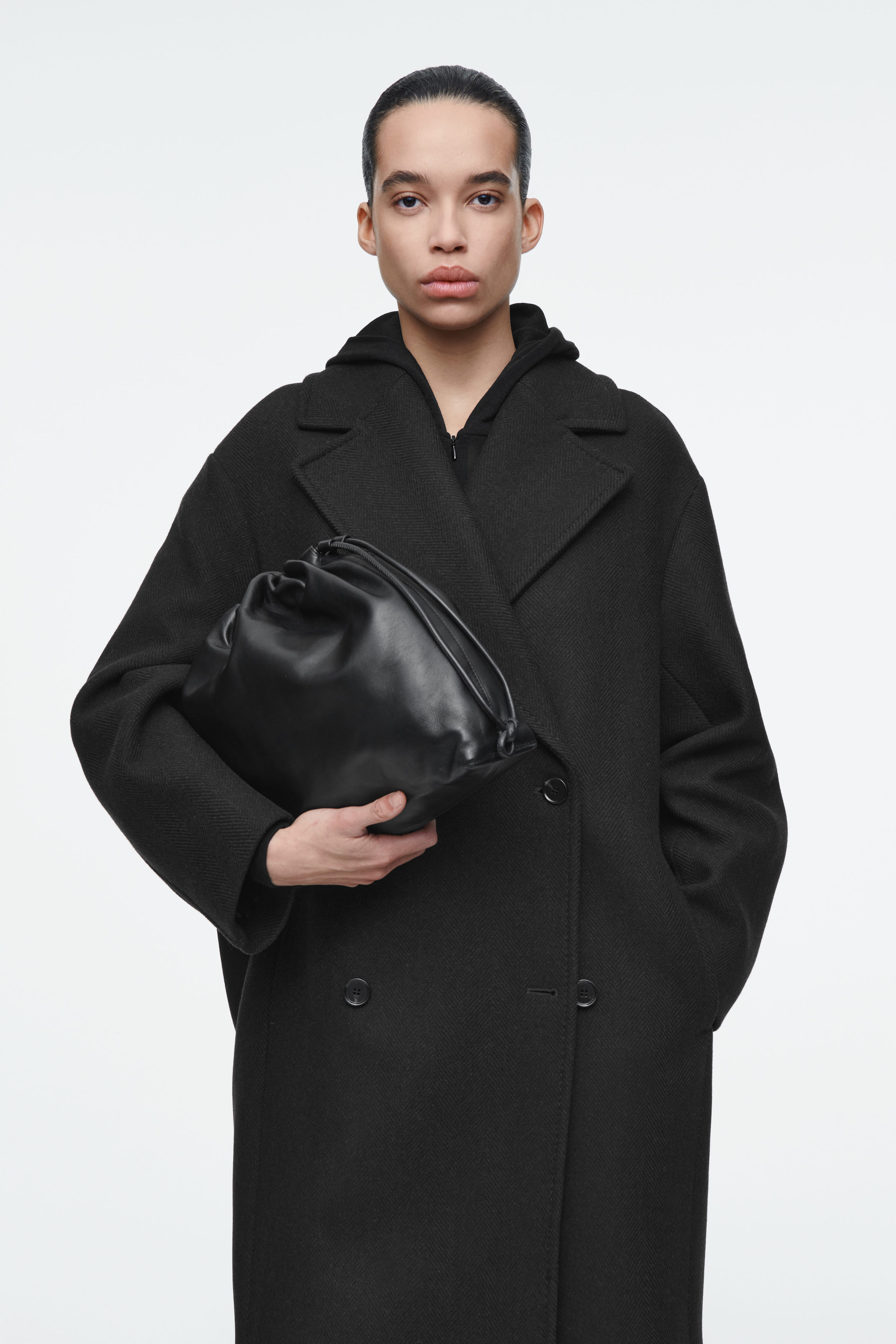 【関送込】COS CAVATELLI クラッチバッグ - フェイクファー CAVATELLI MINI CLUTCH - FAUX FUR CAVATELLIミニクラッチ