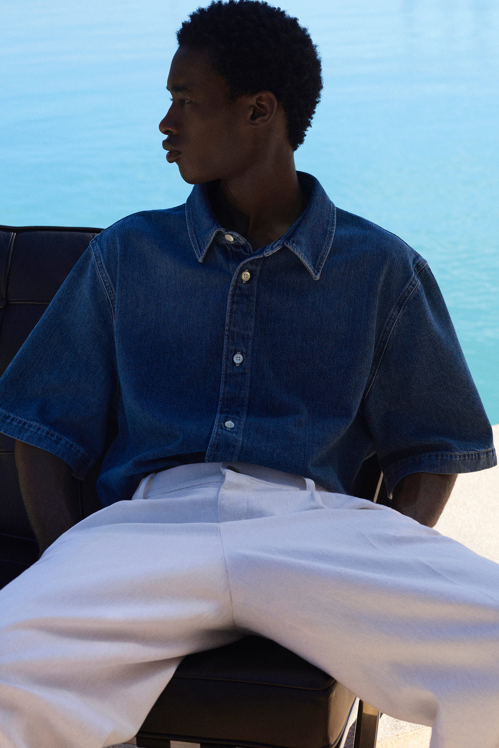 LIGHTWEIGHT SHORT-SLEEVED DENIM SHIRT - BLUE | COS