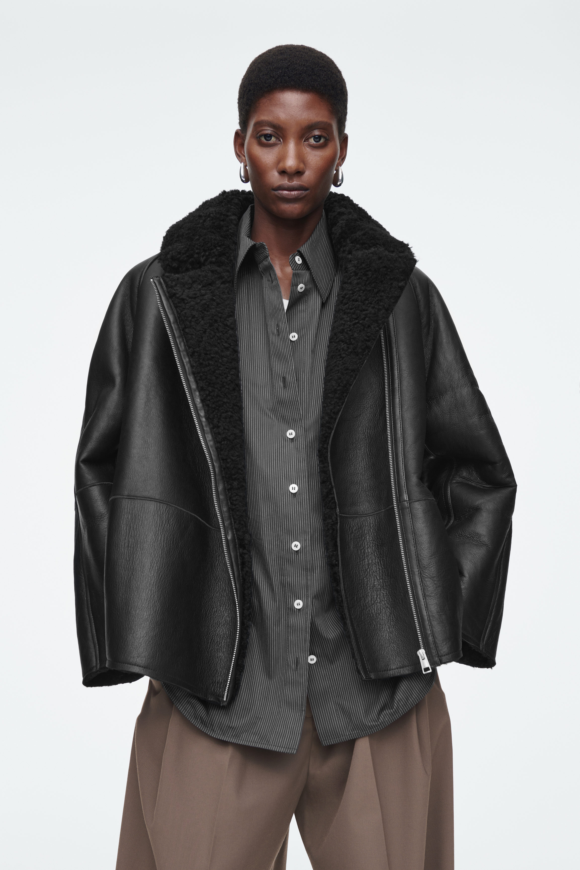 OVERSIZED SHEARLING AVIATOR JACKET - BLACK OVERSIZED SHEARLING AVIATOR JACKET - BLACK