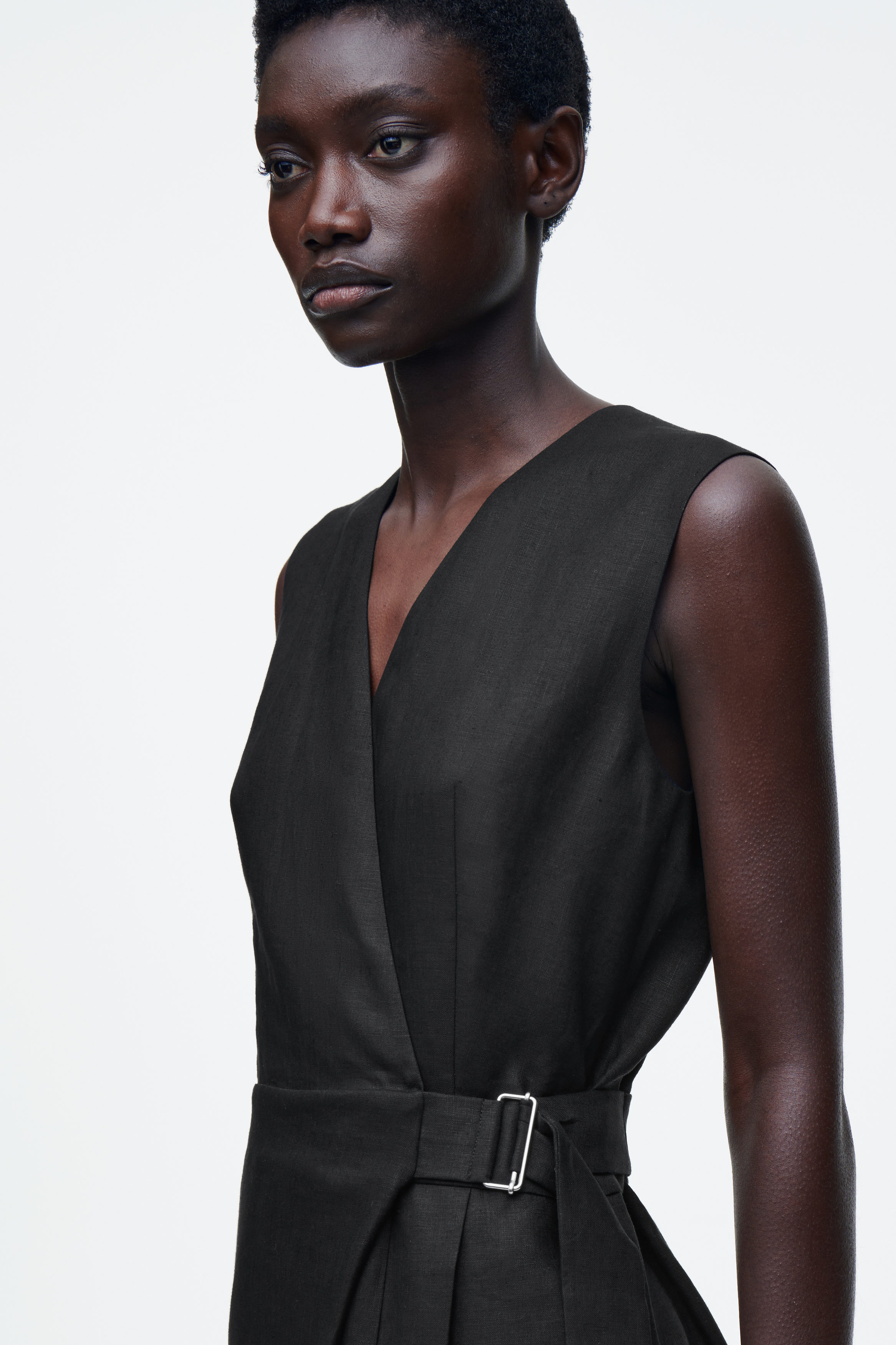 新品 COS コス ラップフロント LINEN JUMPSUIT ブラック 36 19505af11b89c90bfc8d326eebd21f