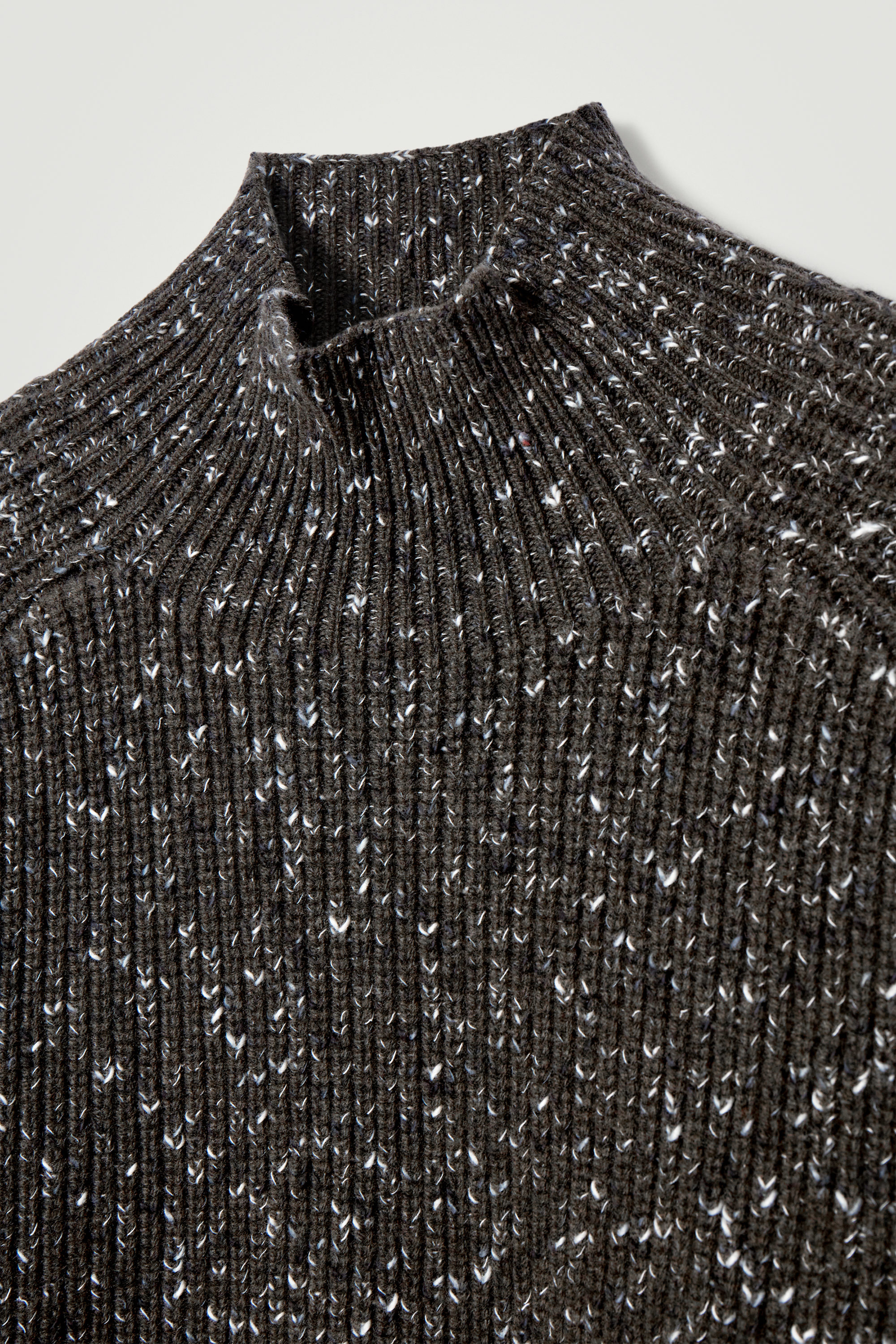 HIGH TWIST WOOL KNIT VーNECK P/O CHACOAL Charcoal High Twist