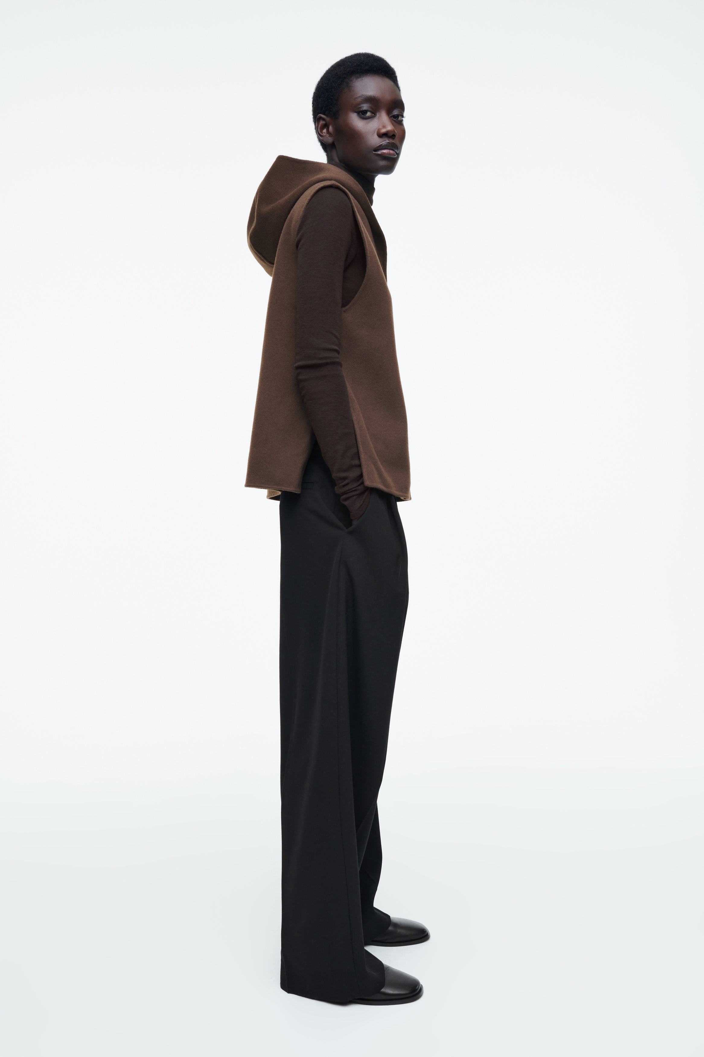 ベスト+ジレ CFT.boa hood short vest (brown) CFT.boa hood short vest (brown)