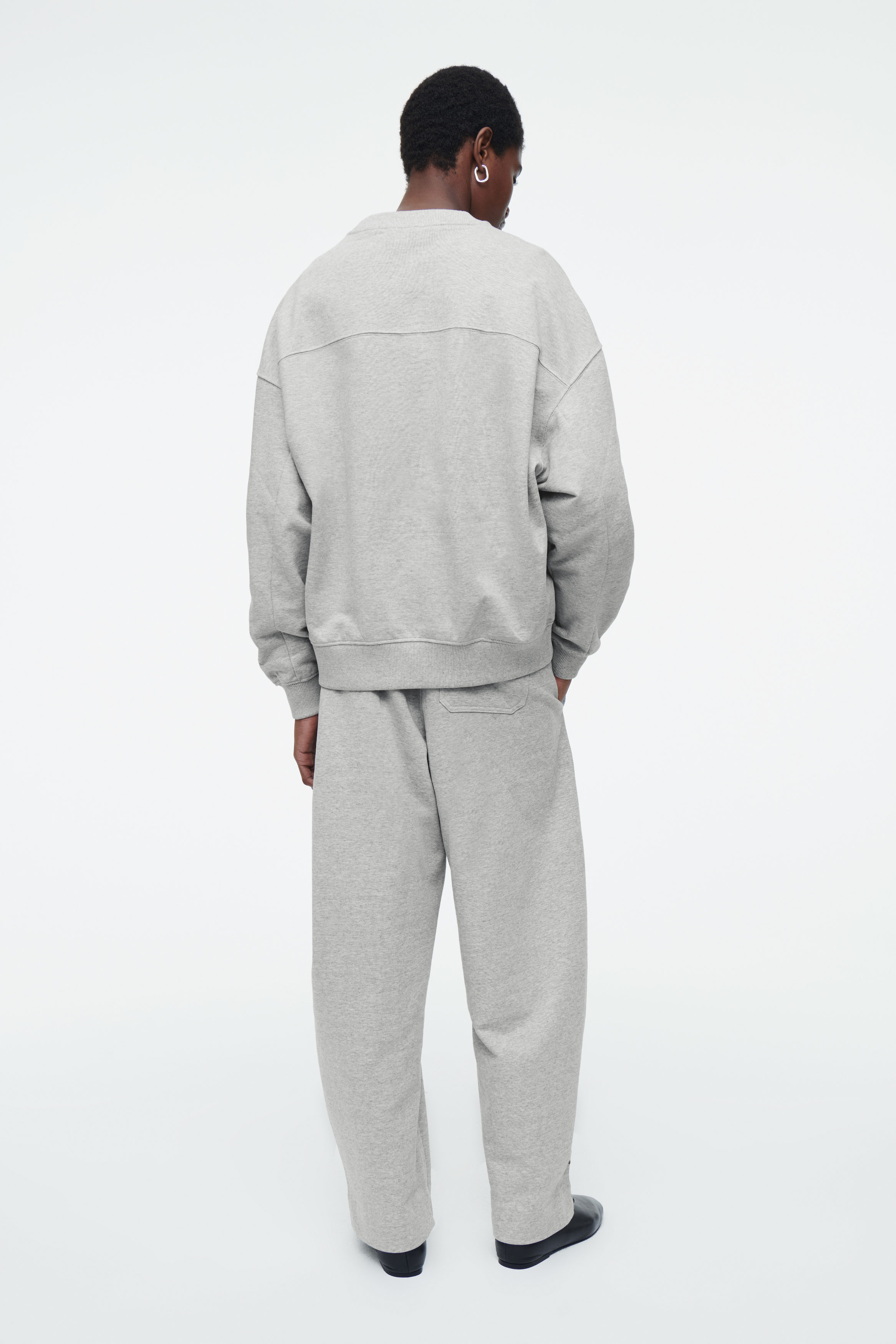 CLASSIC CREW-NECK SWEATSHIRT - GREY