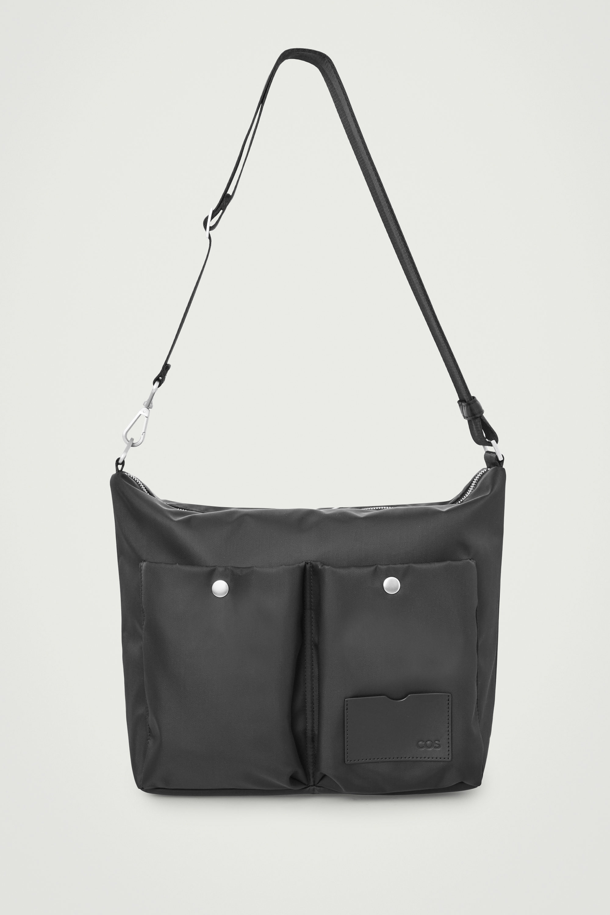 UTILITY MESSENGER - NYLON - BLACK | COS US