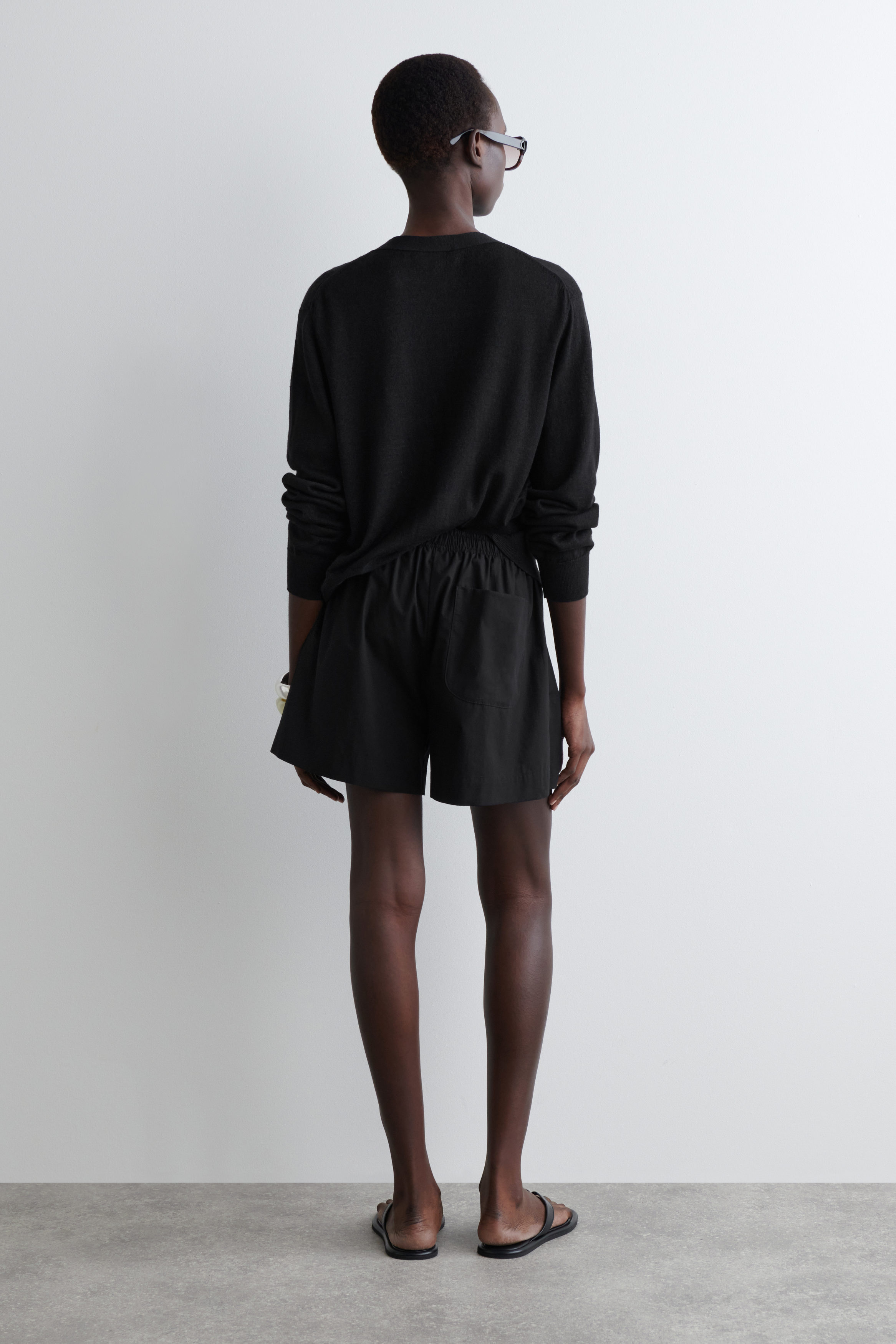 DRAWSTRING COTTON SHORTS - BLACK | COS