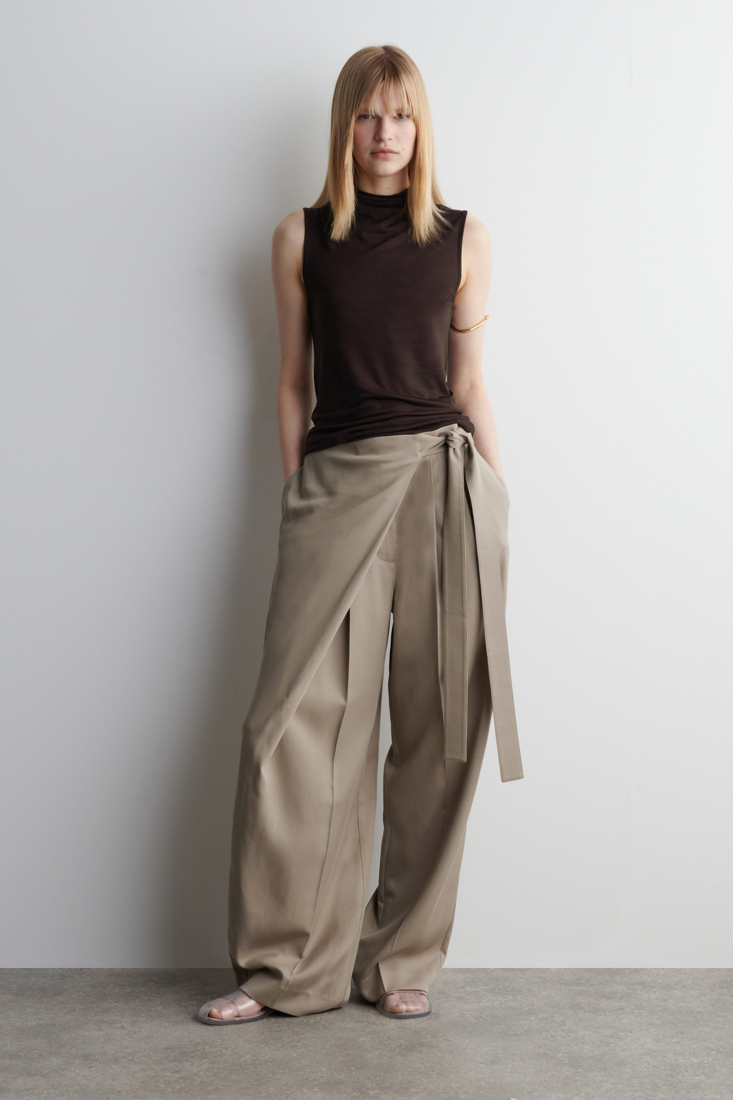 【PORTERNA】Project wrap trousers 234a35d08ef0e4e494c9bc8c17d40e