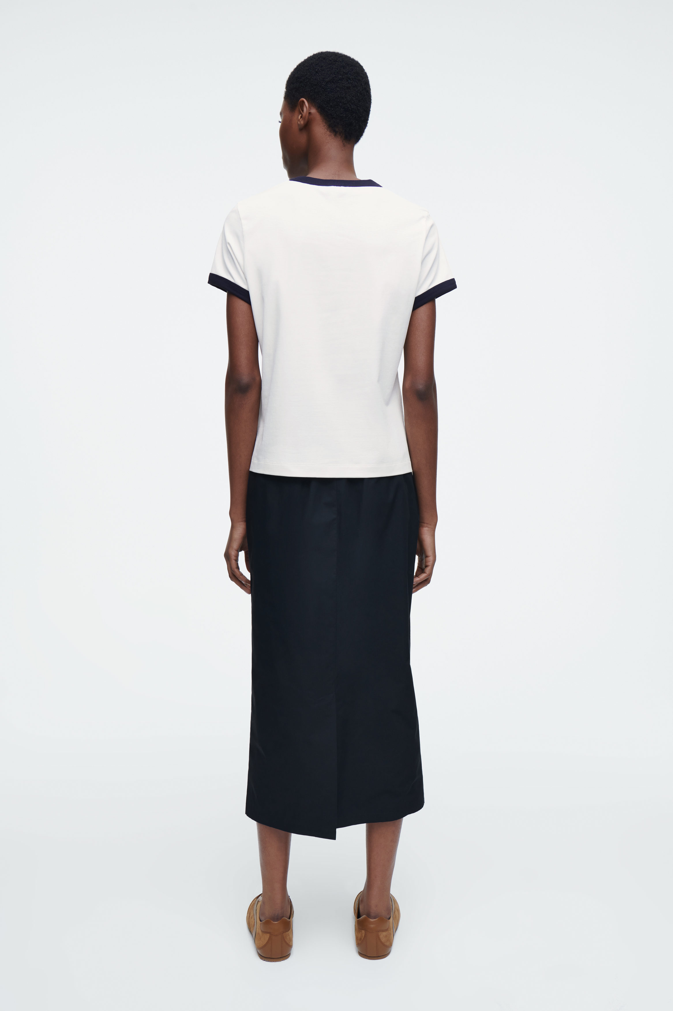 SHRUNKEN RINGER T-SHIRT - OFF-WHITE / NAVY | COS