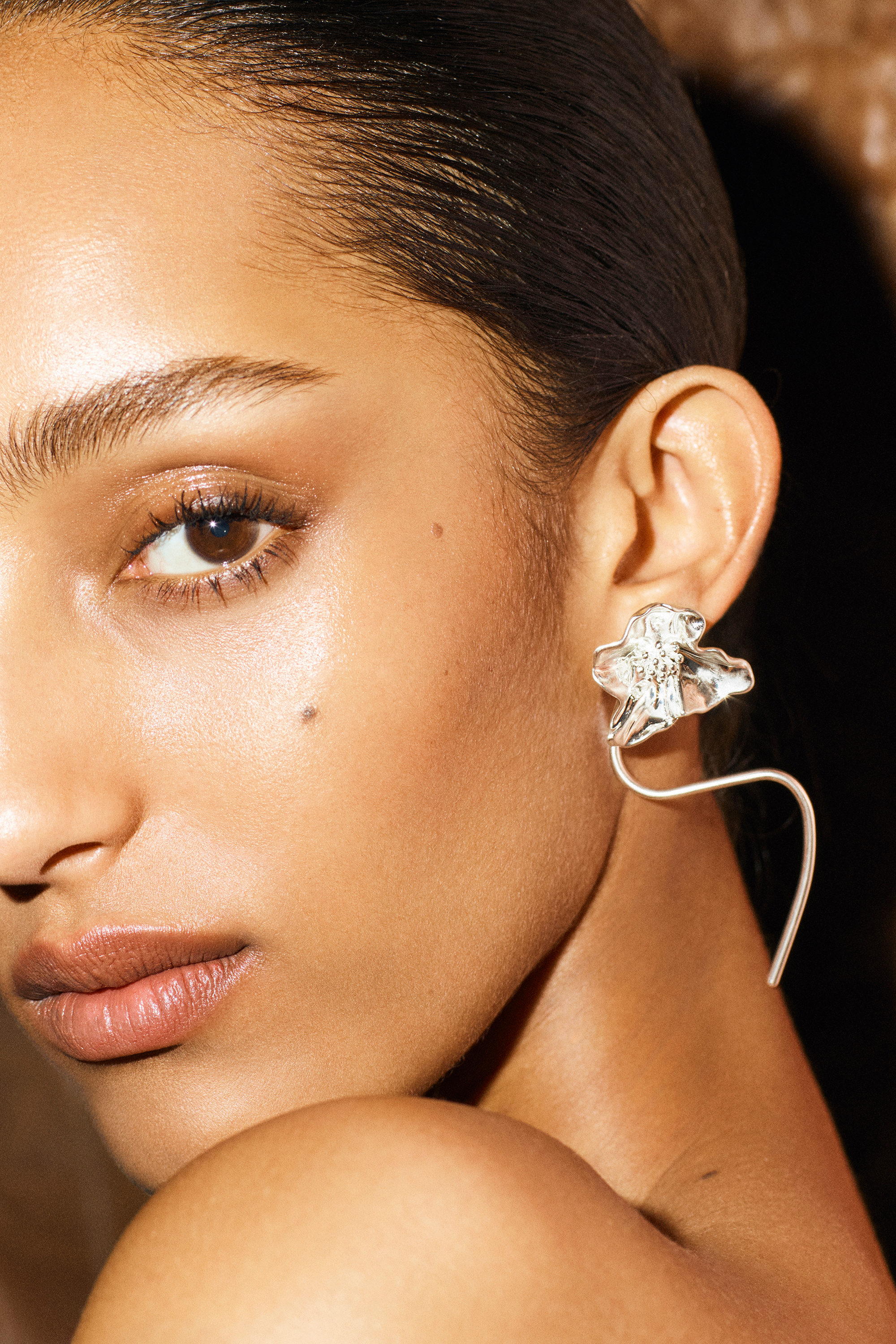 MISMATCHED FLORAL EARRINGS - SILVER | COS