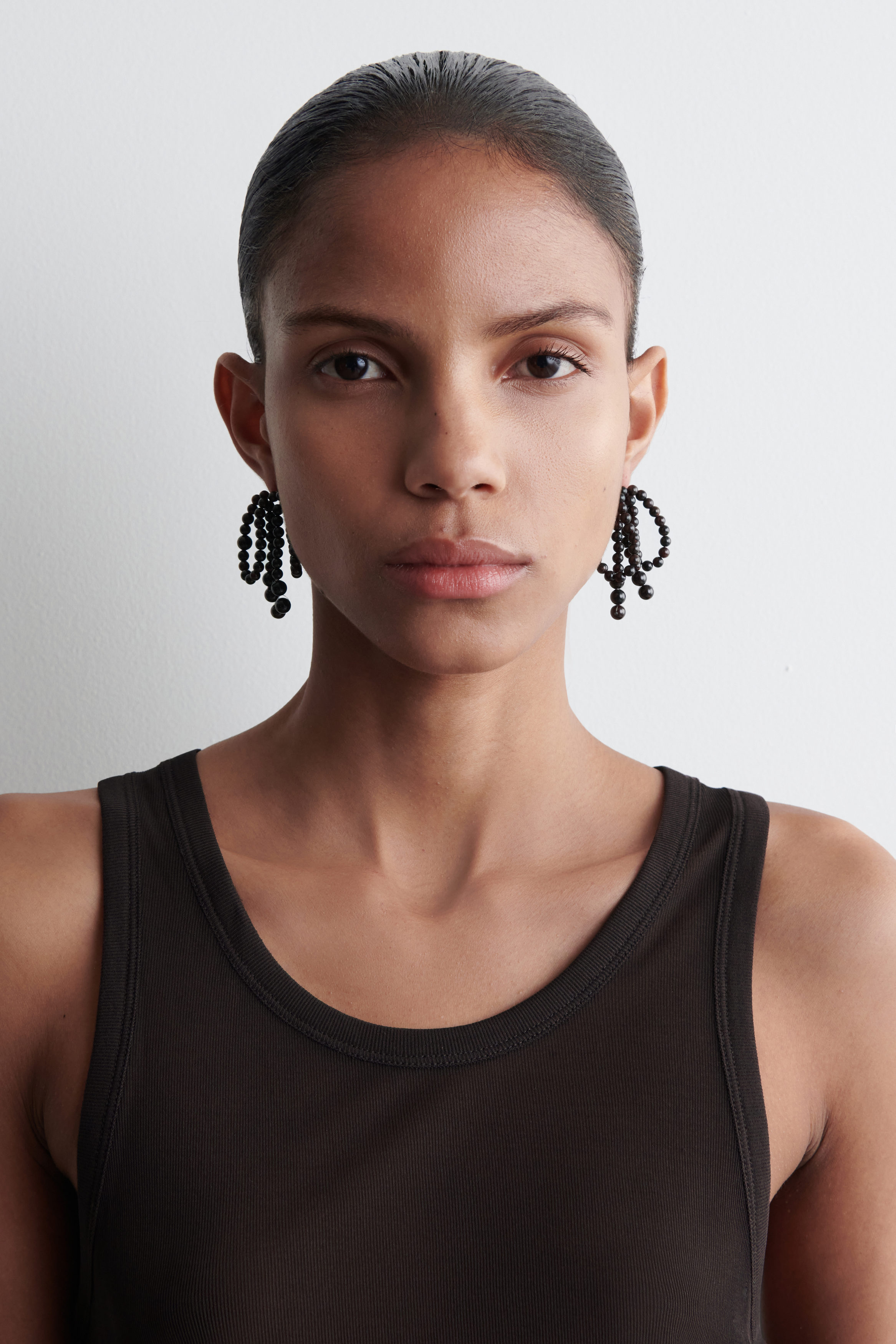 GARNET BOW EARRINGS
