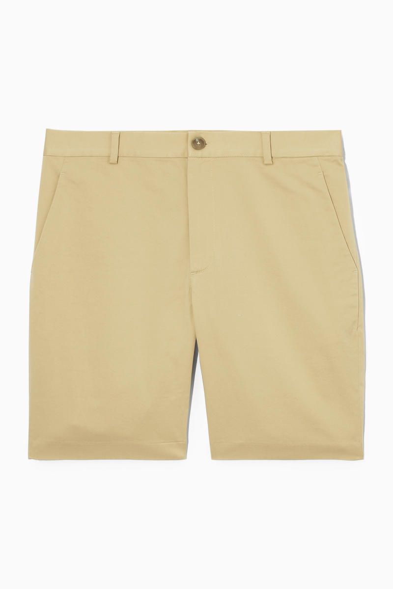 Classic Chino Shorts in Beige