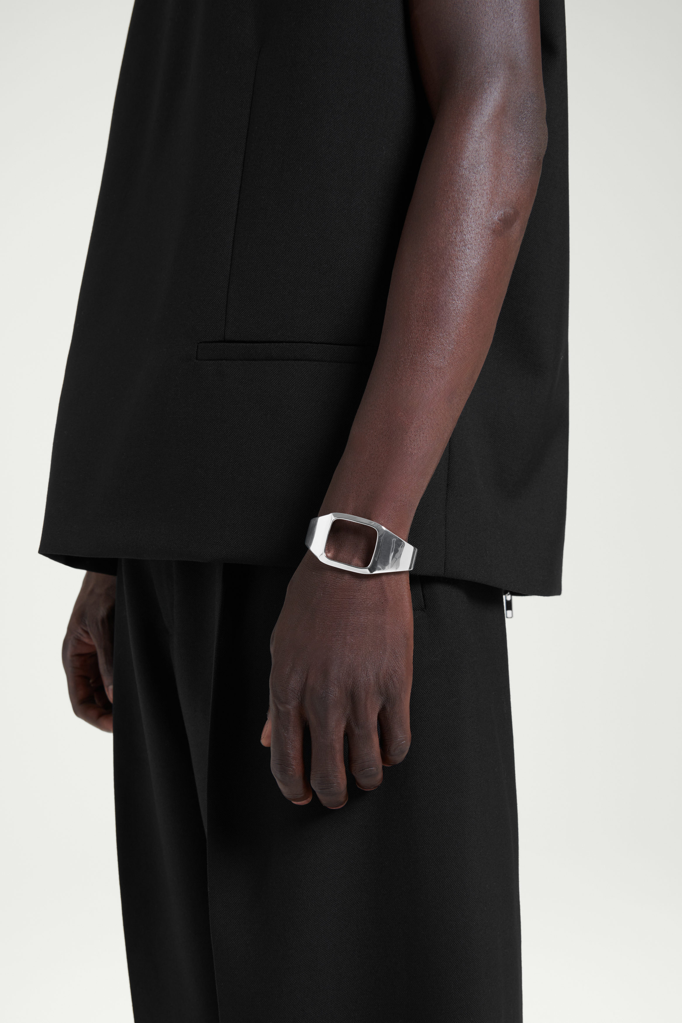 【Shapes Studio】Handcraft Cuff Bangleブレスレット Shapes Studio】Handcraft Cuff Bangleブレスレット Shapes