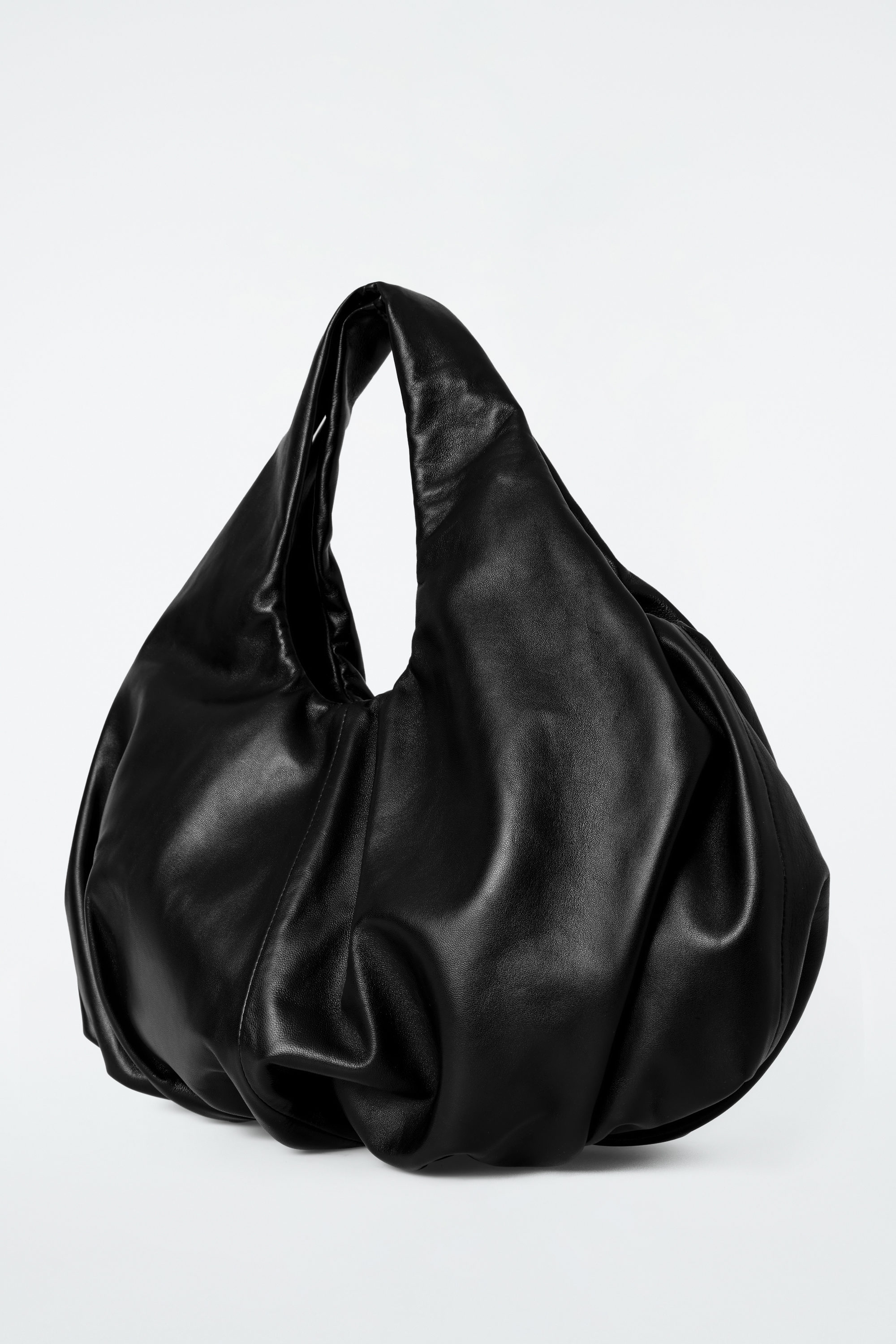 CLOUD TOTE - LEATHER - BLACK | COS