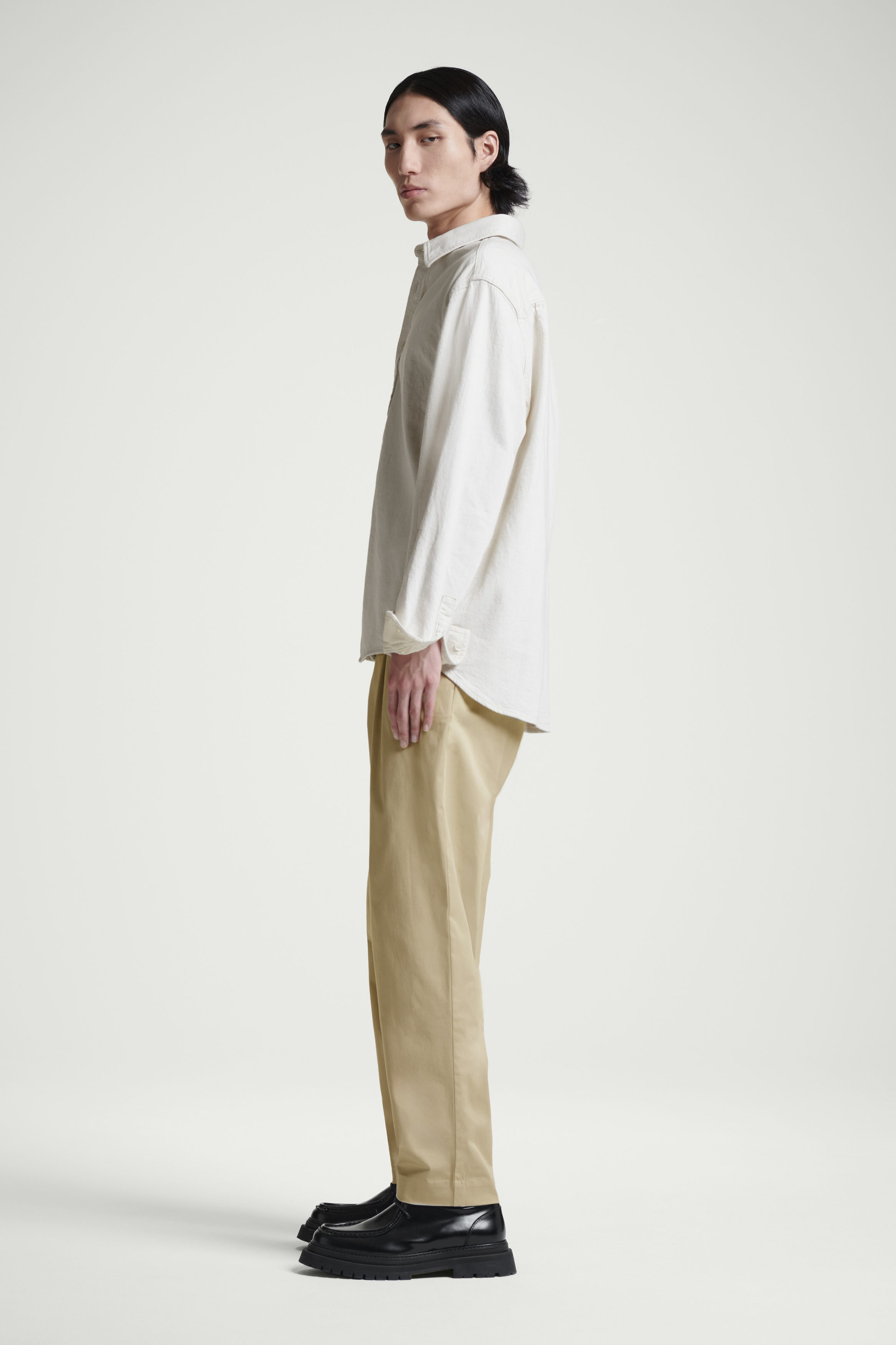 PLEATED COTTON TAPERED TROUSERS - BEIGE