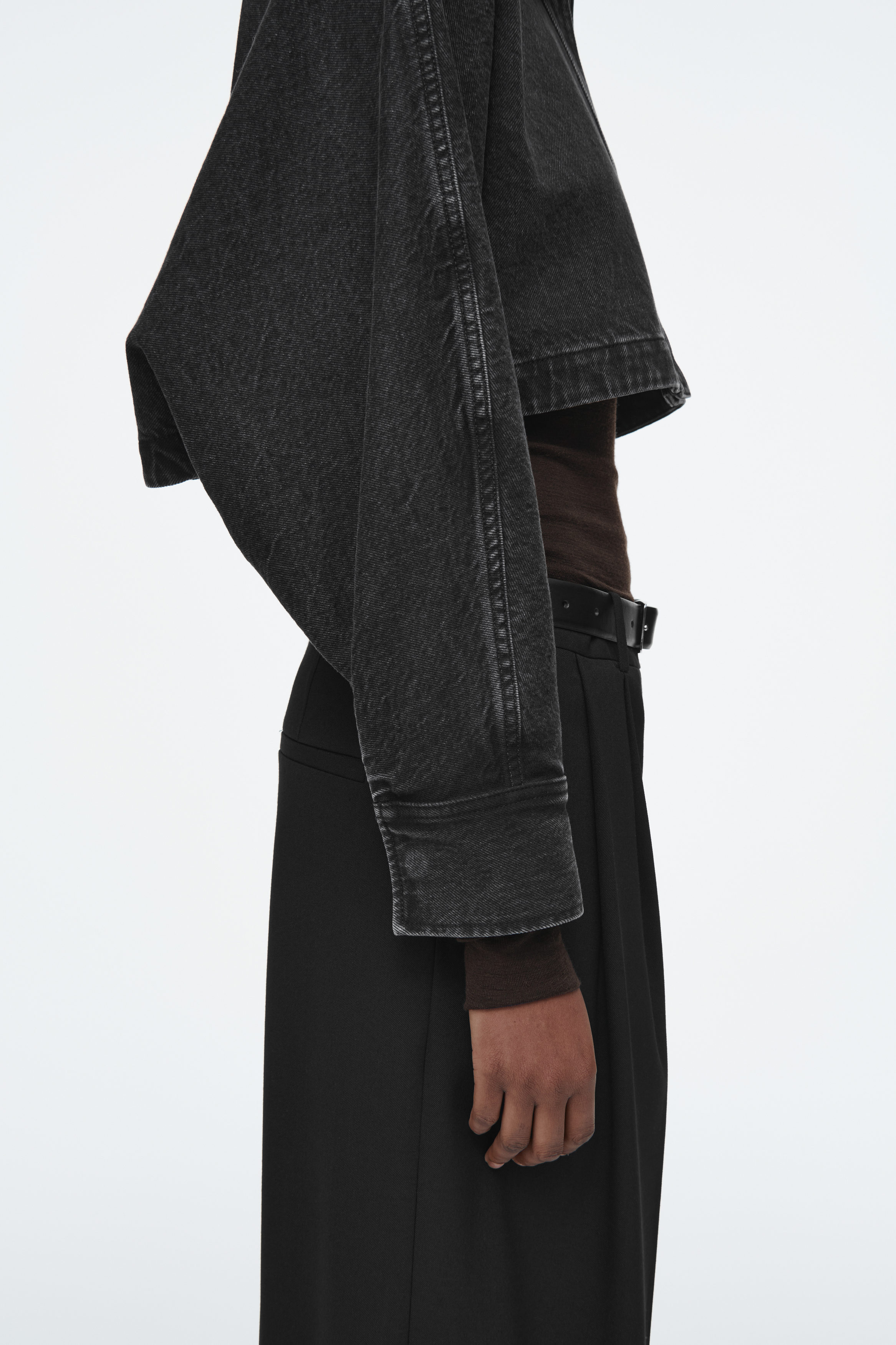 CROPPED DENIM JACKET - BLACK CROPPED DENIM JACKET - BLACK