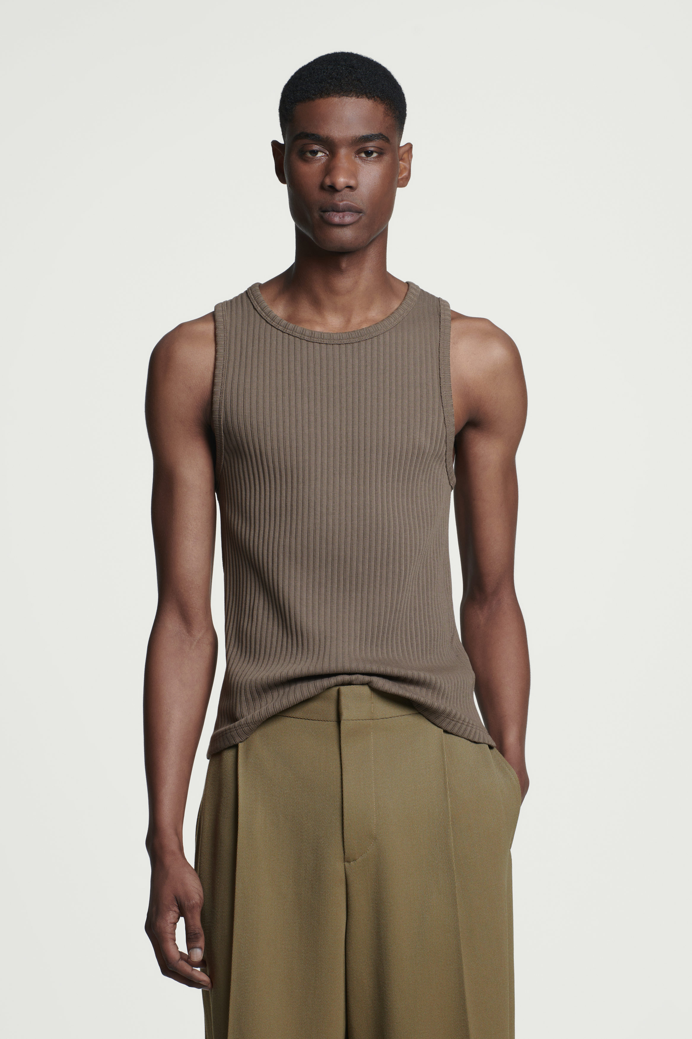 極美品タグ有roku COTTON RIB ASYMMETRY TANK TOP Asymmetric Rib-Knit Top - Black - & Other Stories GB