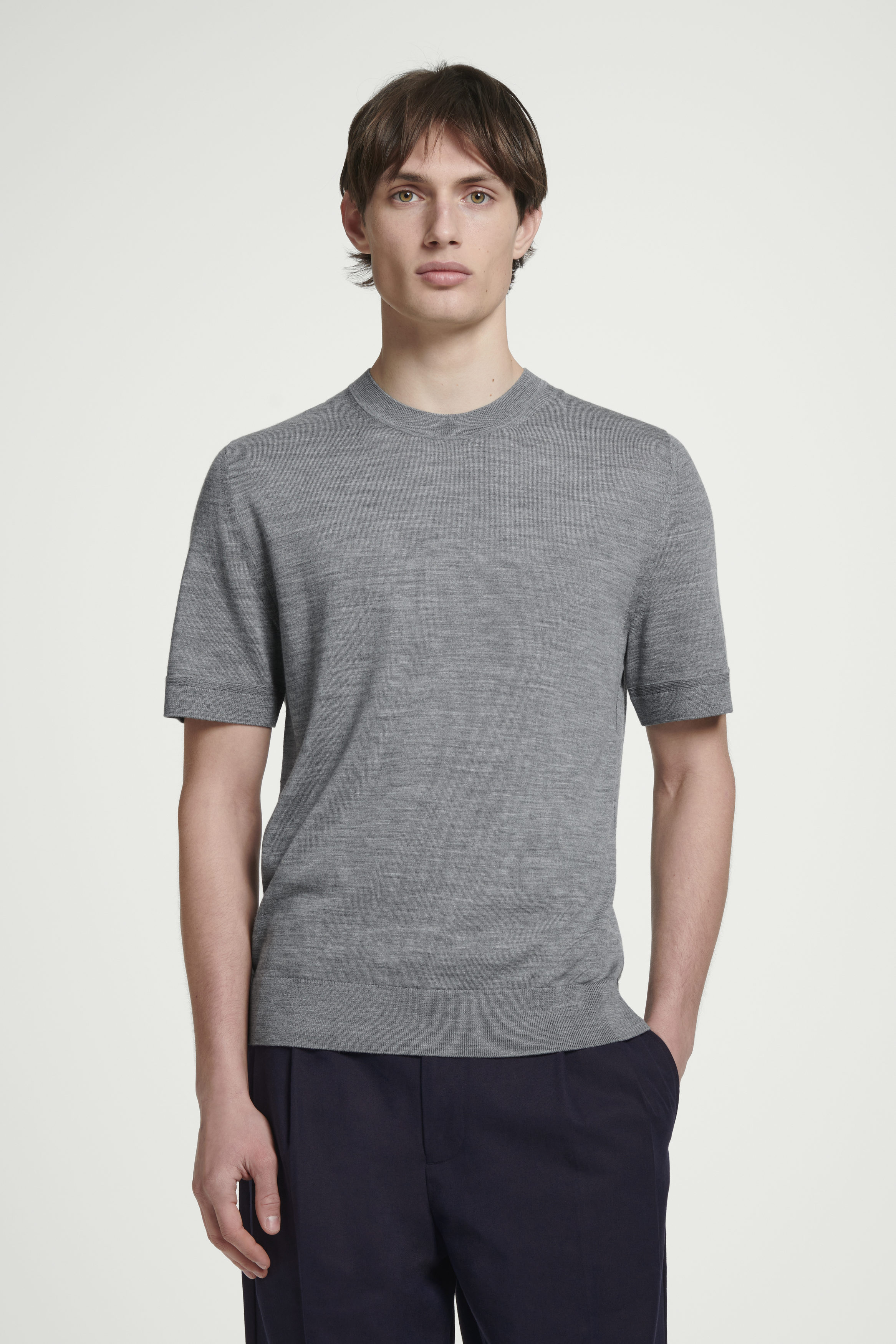新品 maillot mature RubCotton ShirtJK グレー SLIM-FIT MERINO WOOL KNITTED T-SHIRT - GREY MÉLANGE | COS