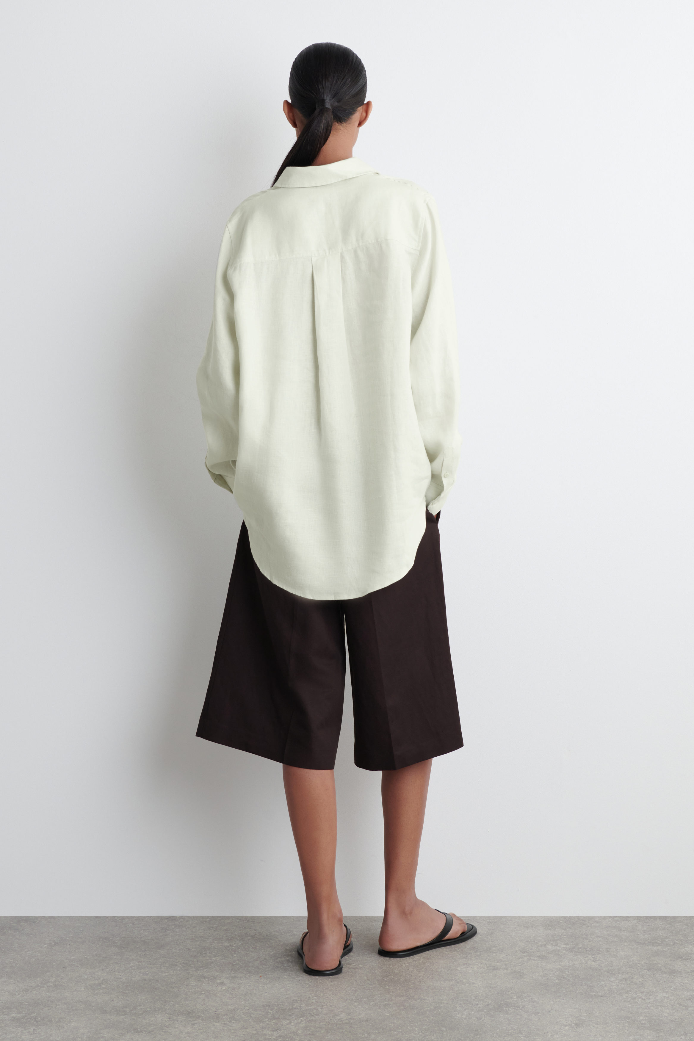OVERSIZED LINEN SHIRT - PALE GREEN | COS