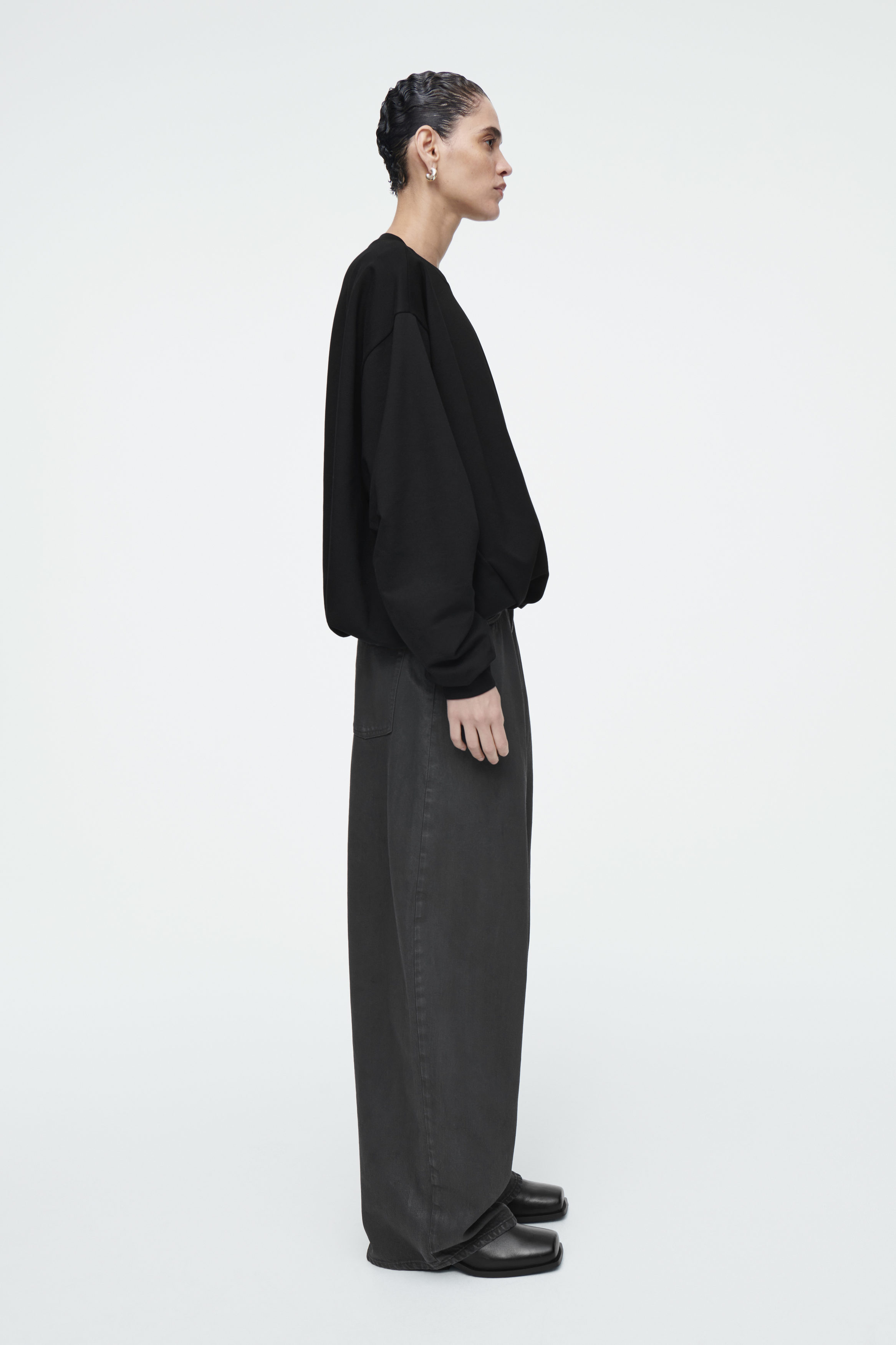 ★MAINBOOTH★Sugary Sweatshirt(BLACK)★正規品/韓国直送料込 SEOUL F.X. BLACK KNIT SWEATSHIRT – SSEOM