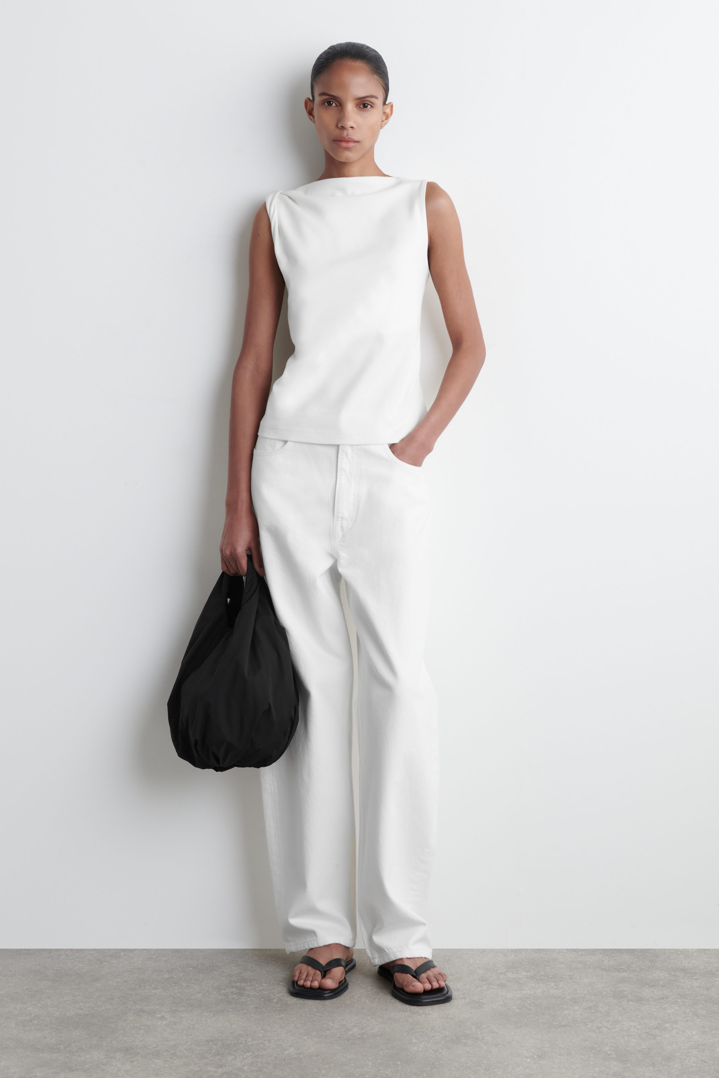 ★DEINET★送料込★韓国★大人気★正規品★CLOUD MINI TOTE BAG CLOUD MINI TOTE BAG - BLACK | COS