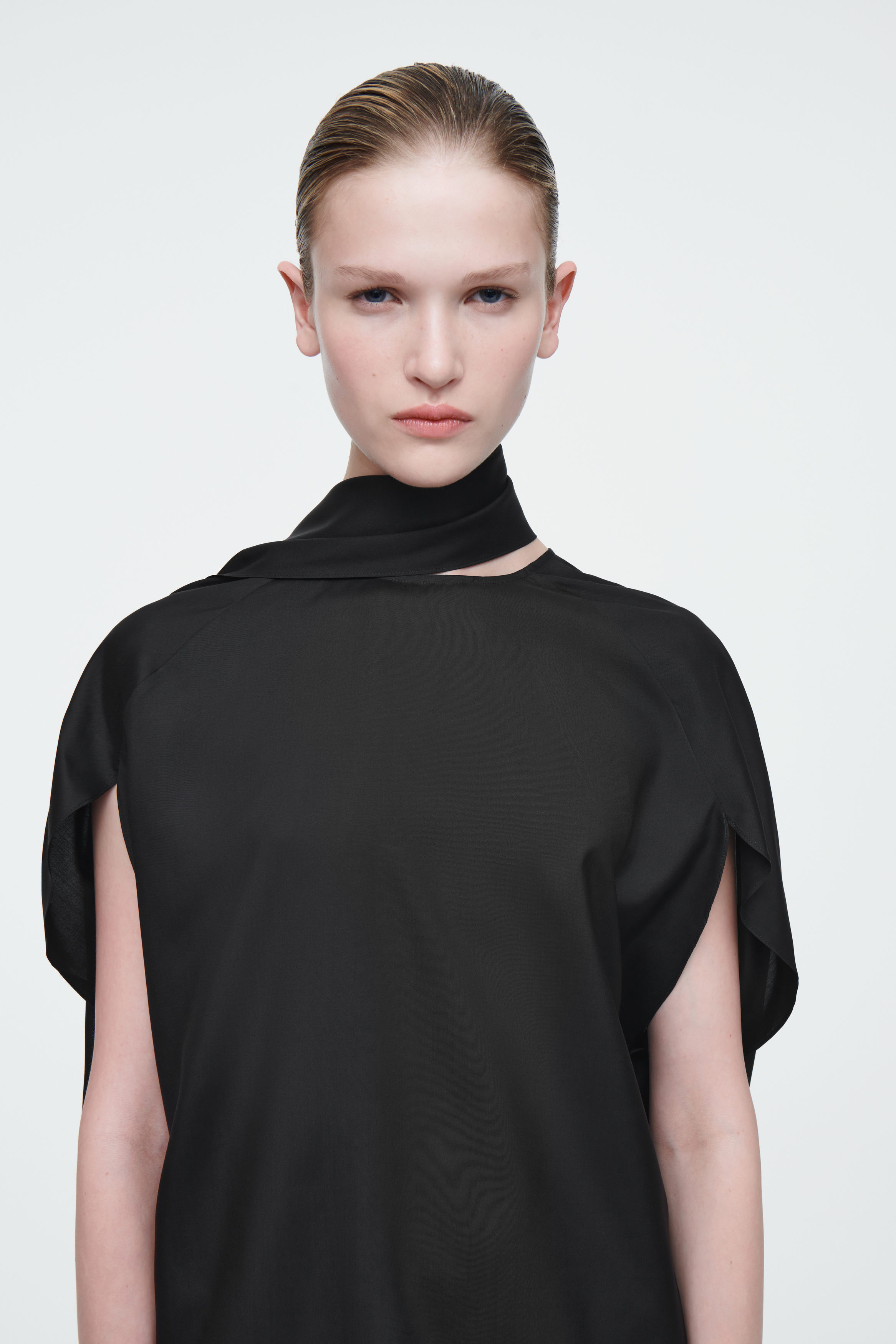 THE SILK SCARF BLOUSE - CARBON
