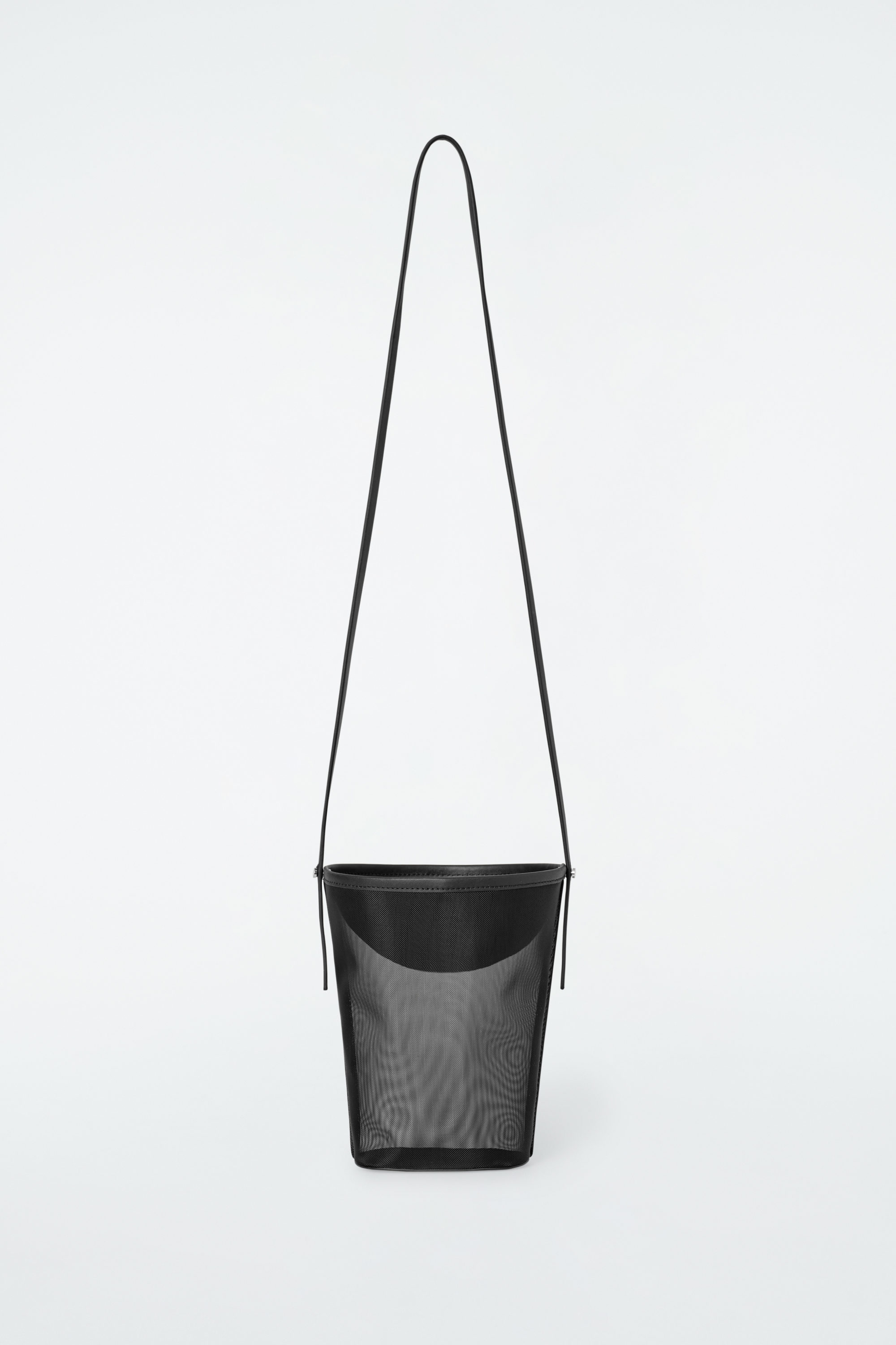 【EMIS】MESH BUCKET BAG-NAVY MESH BUCKET BAG-NAVY - EMIS