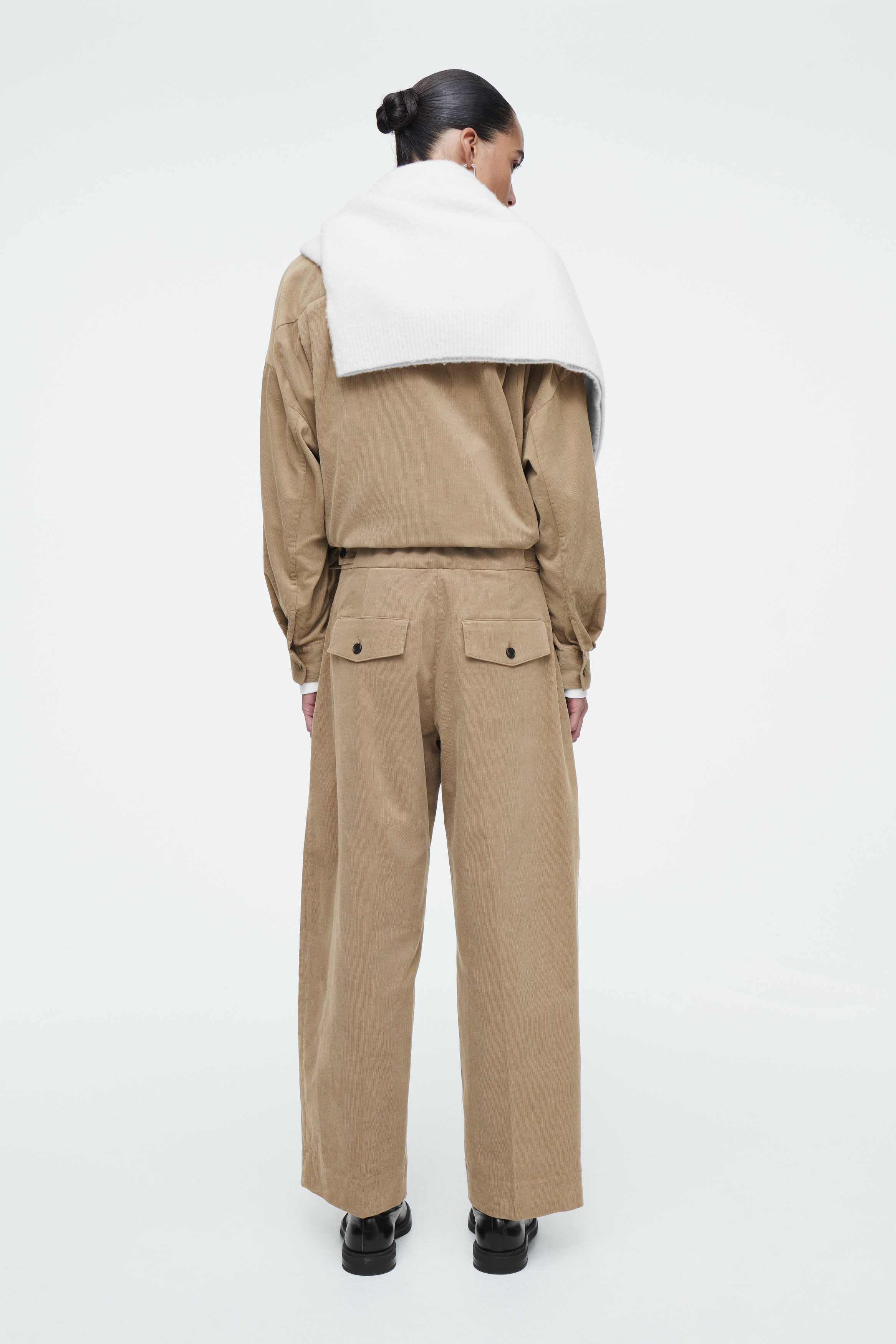 CROPPED CORDUROY PANTS - BLACK