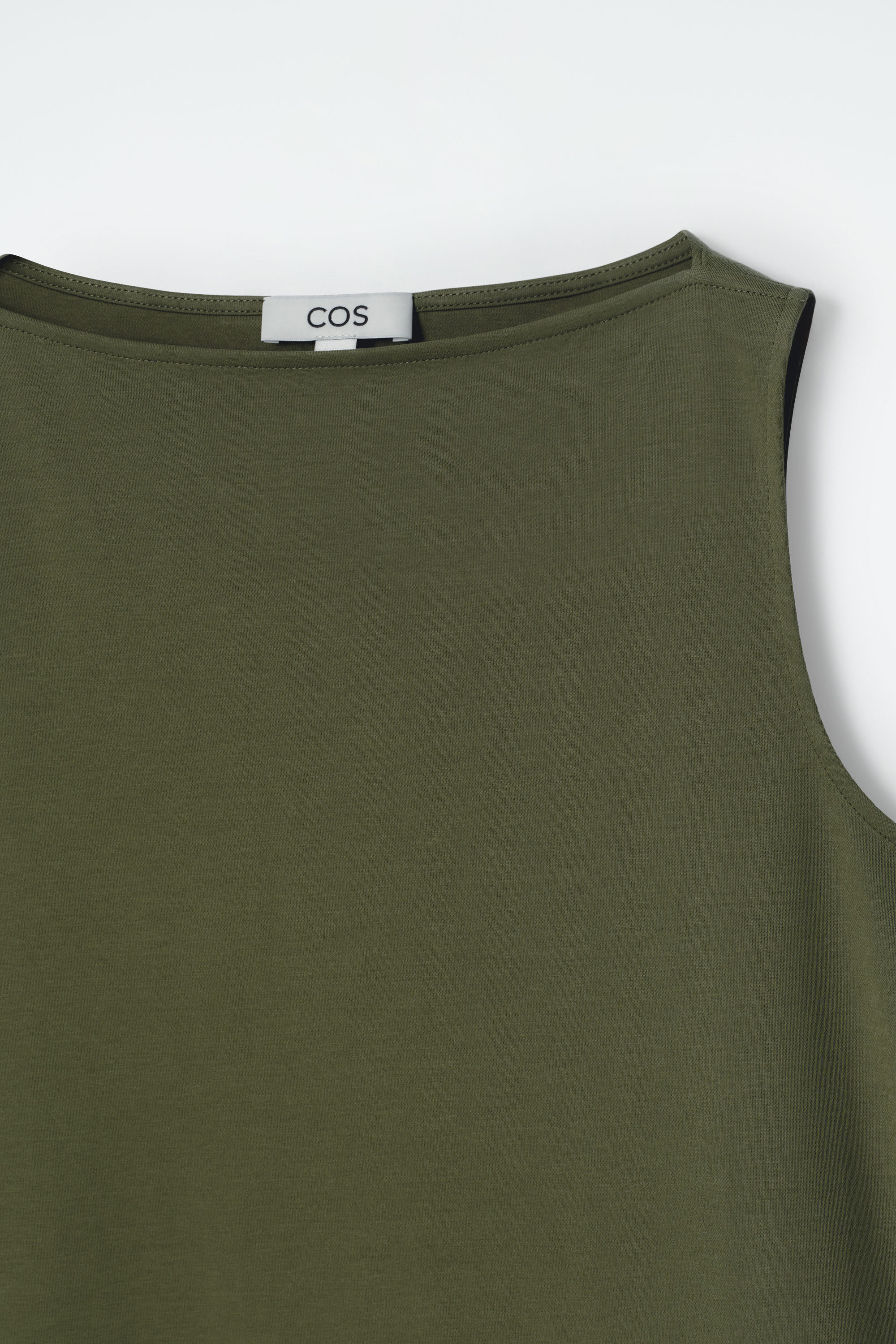 elu El boatneck cup tank top white②