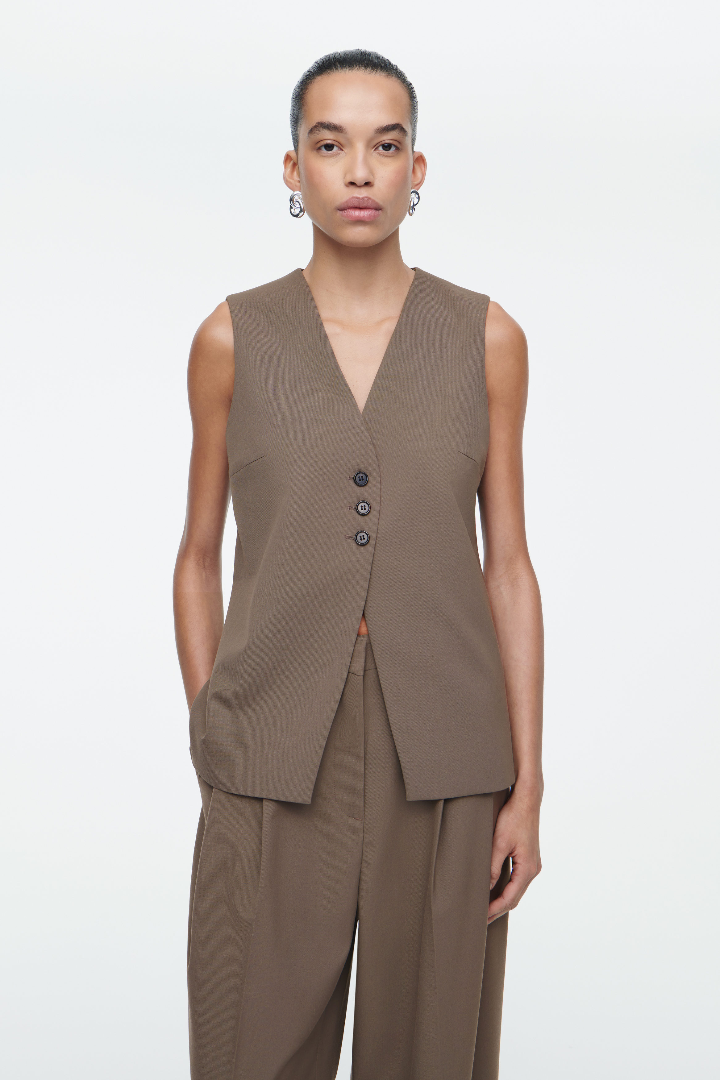 トップス TODAYFUL collarless twill vest LONGLINE TAILORED TWILL VEST - MOLE | COS