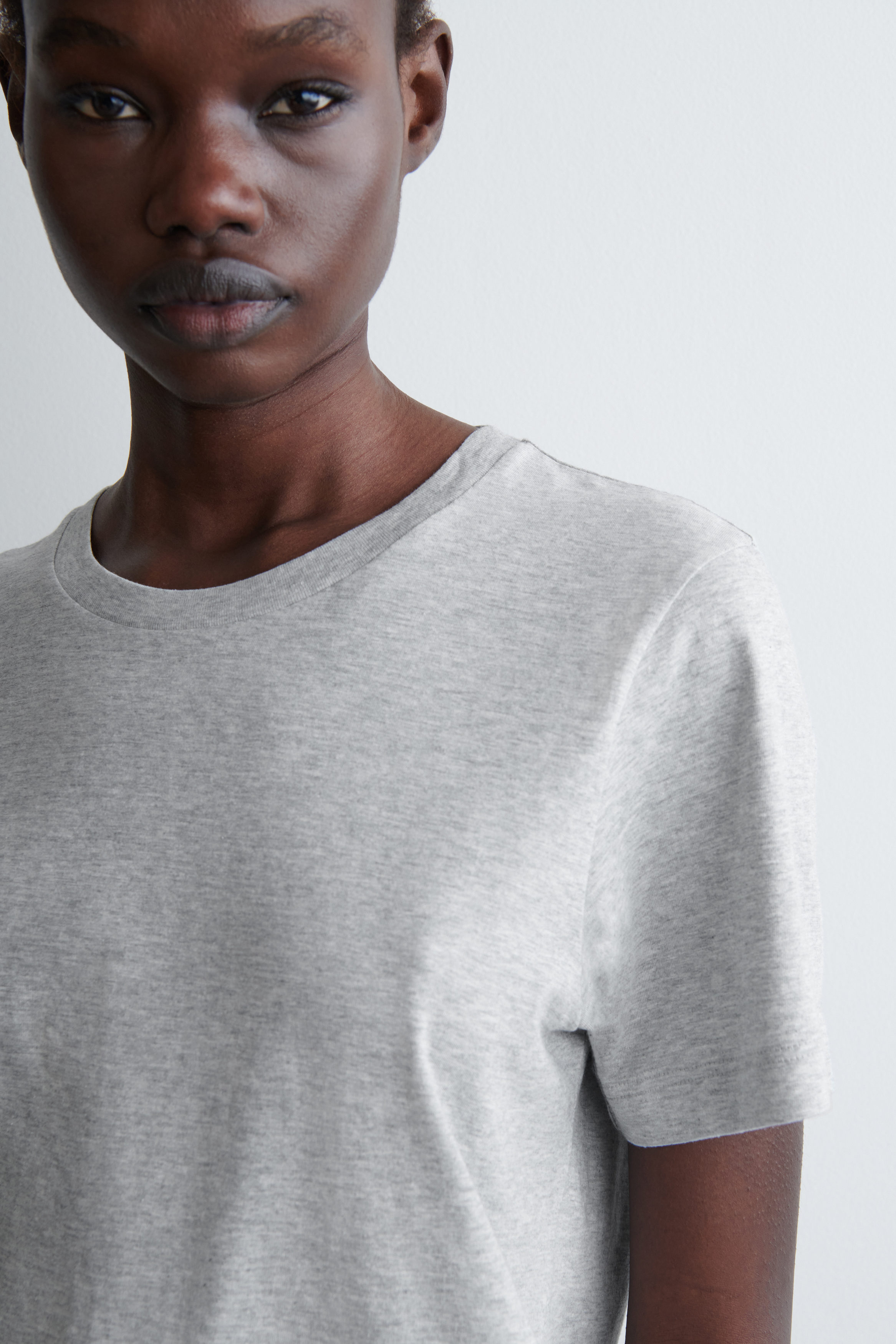 CREW-NECK COTTON T-SHIRT - GREY MÉLANGE CREW-NECK COTTON T-SHIRT - GREY MÉLANGE