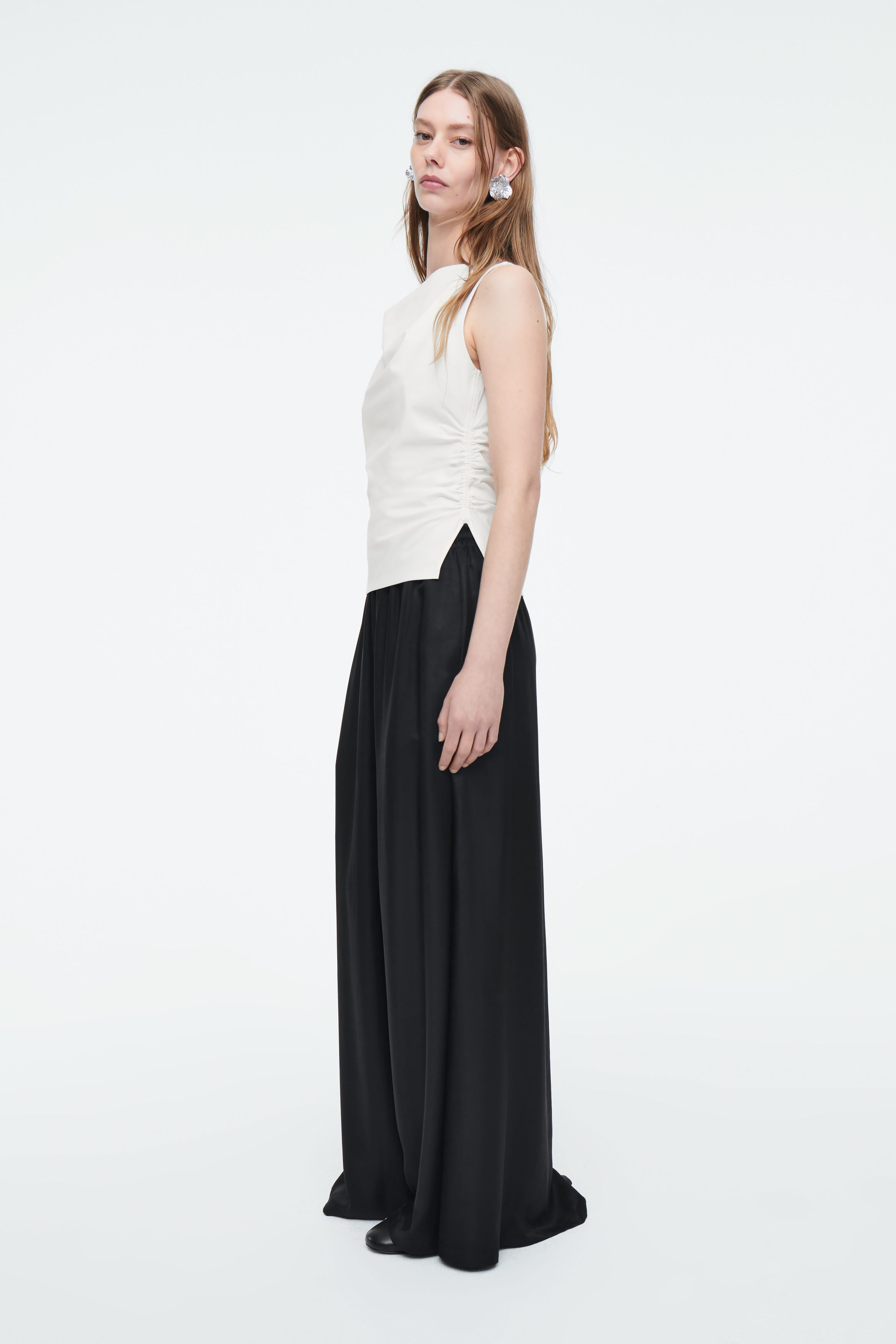 COWL-NECK GATHERED SLEEVELESS TOP - WHITE
