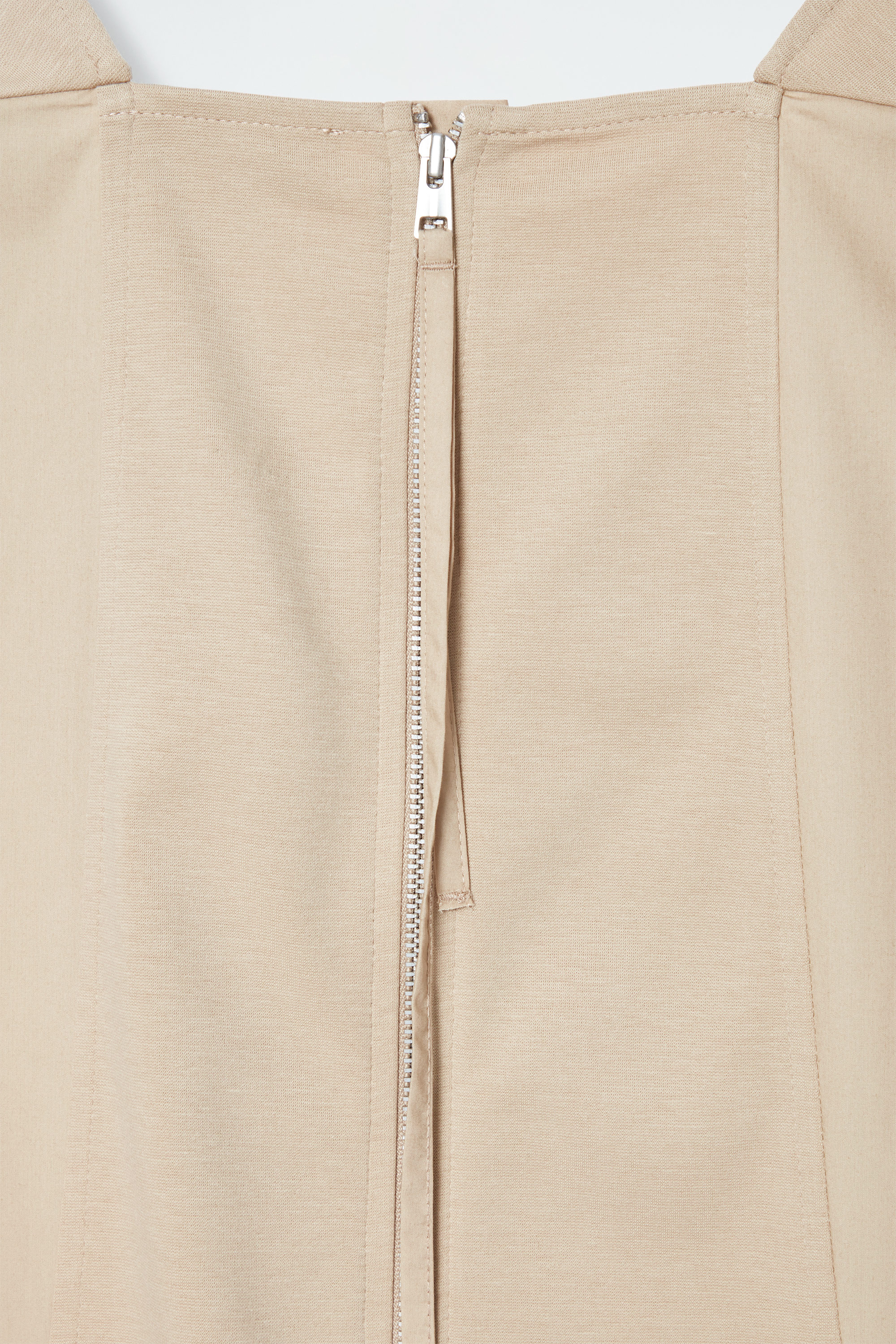 服 49184d07811f7e93ad0e21b28f755f