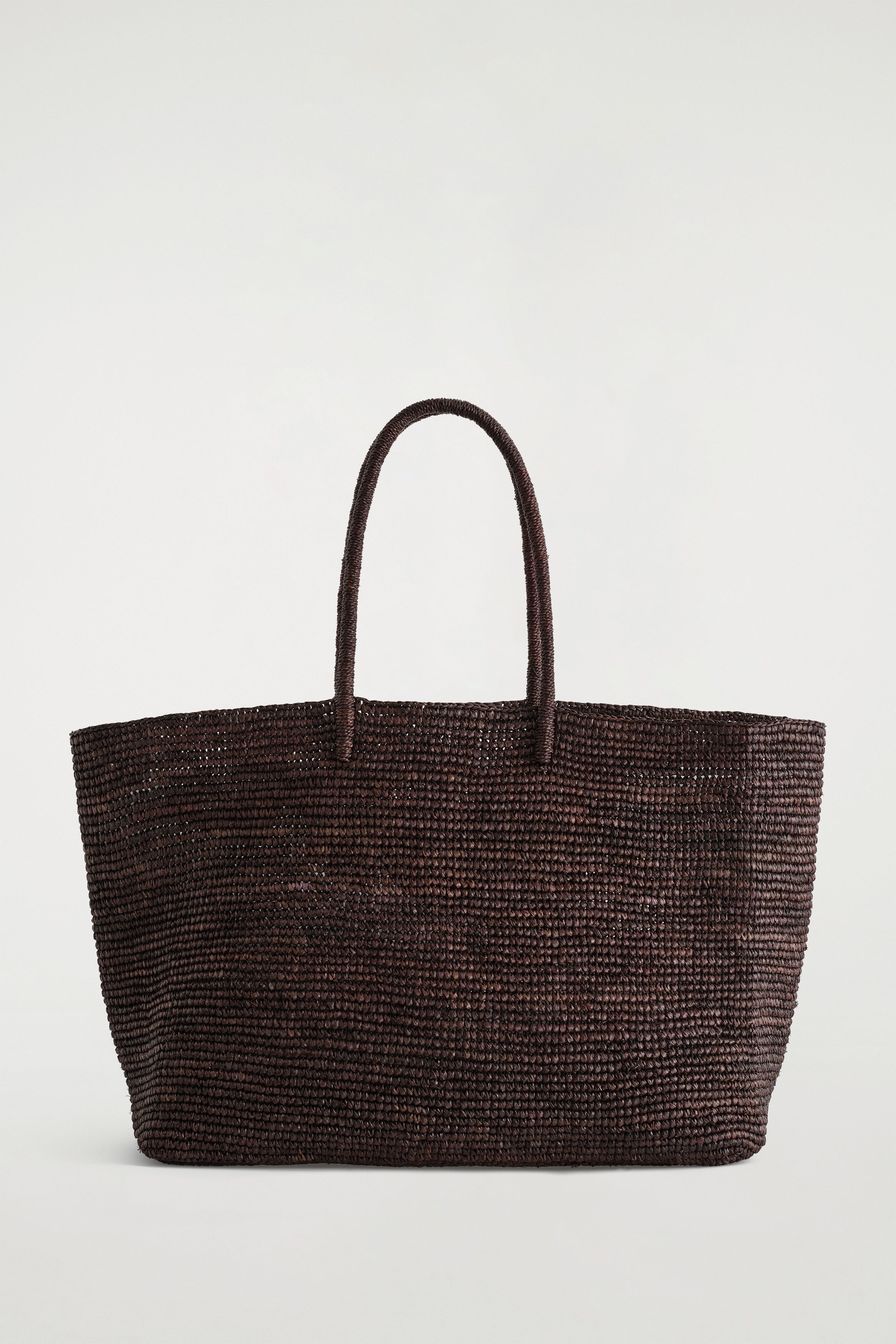 【COS】Oversized Hand Woven Tote Bag OVERSIZED HAND-WOVEN TOTE BAG - RAFFIA - DARK BROWN | COS