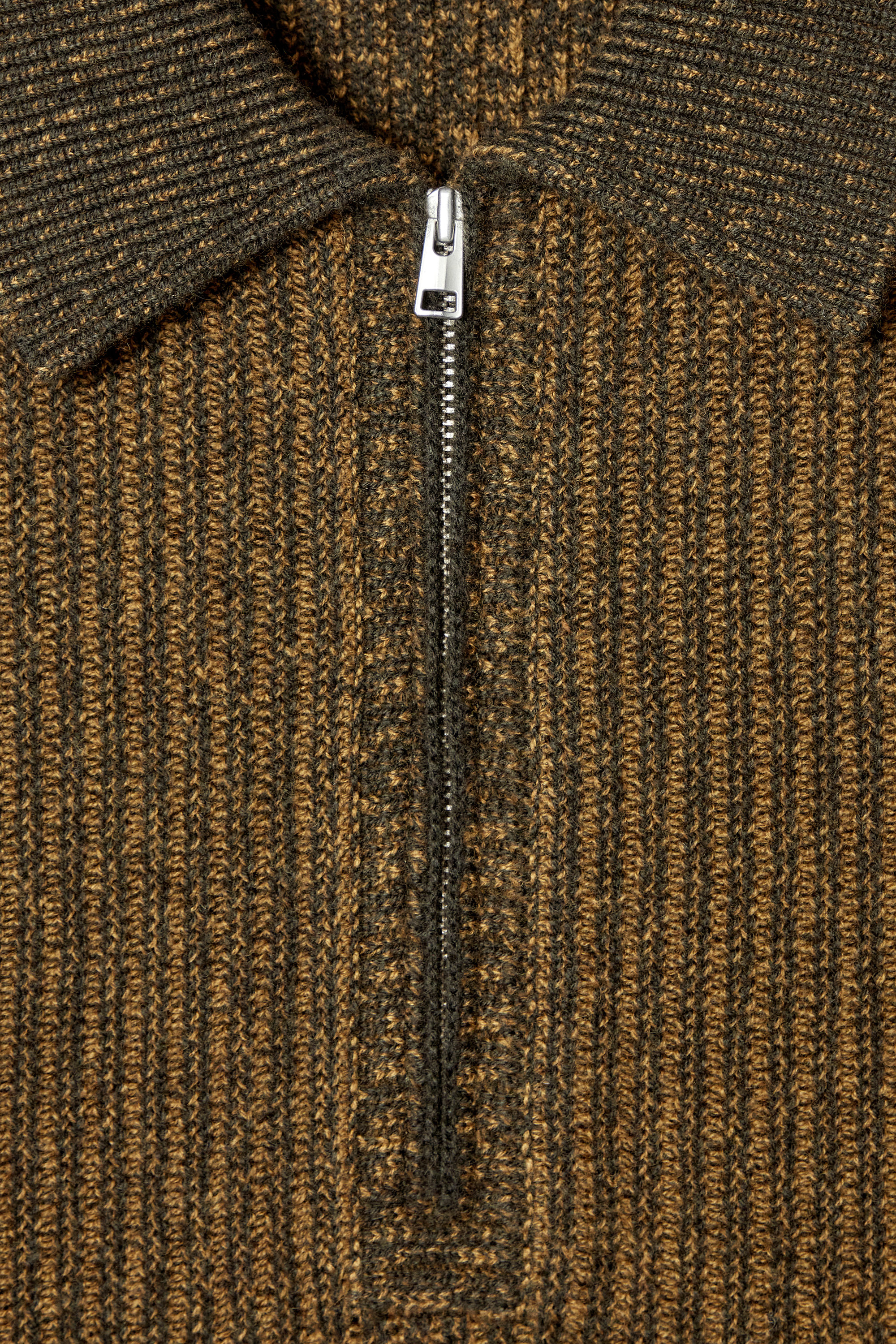 COLLARED MERINO WOOL-YAK BLEND HALF-ZIP JUMPER - MUSTARD / KHAKI