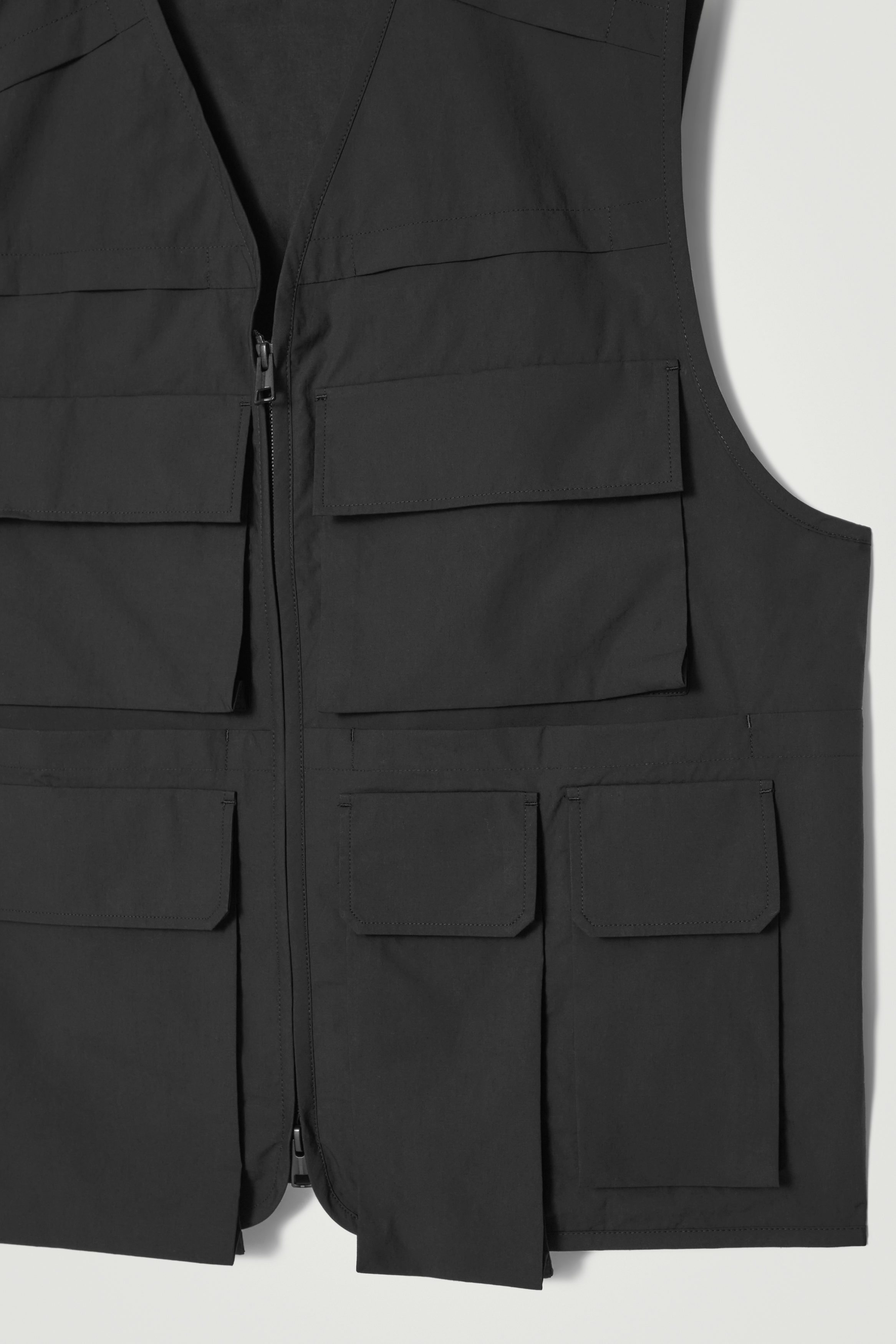 トップス BLUCOxGREED THIRTEEN UTILITY VEST Black BLUCOxGREED THIRTEEN UTILITY VEST Black（COTTON UTILITY