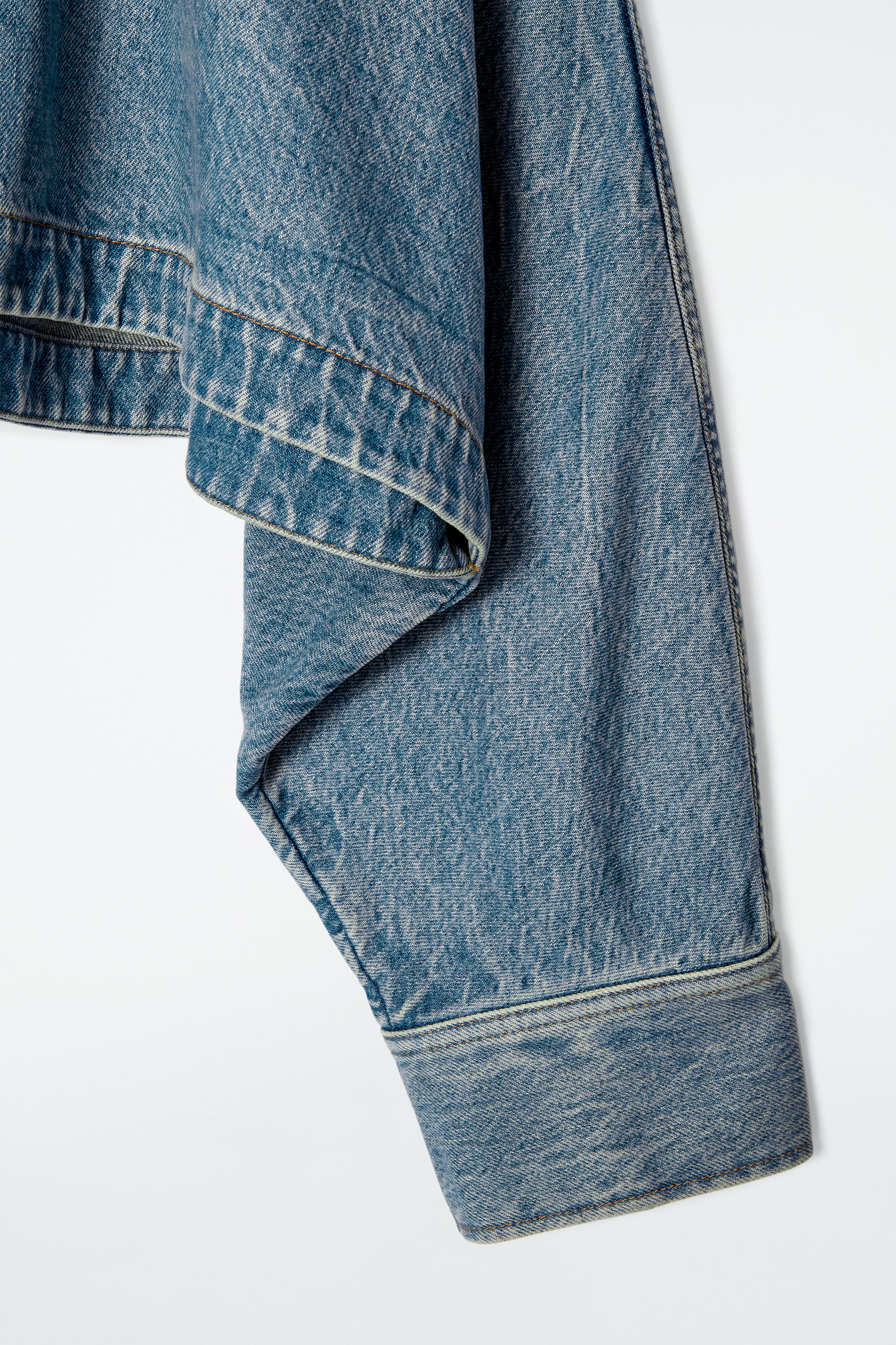 【送料&関税込】ChloAC Denim Cropped Cut Jeans Chloé Cropped Bootcut Jeans In Denim | Chloé US