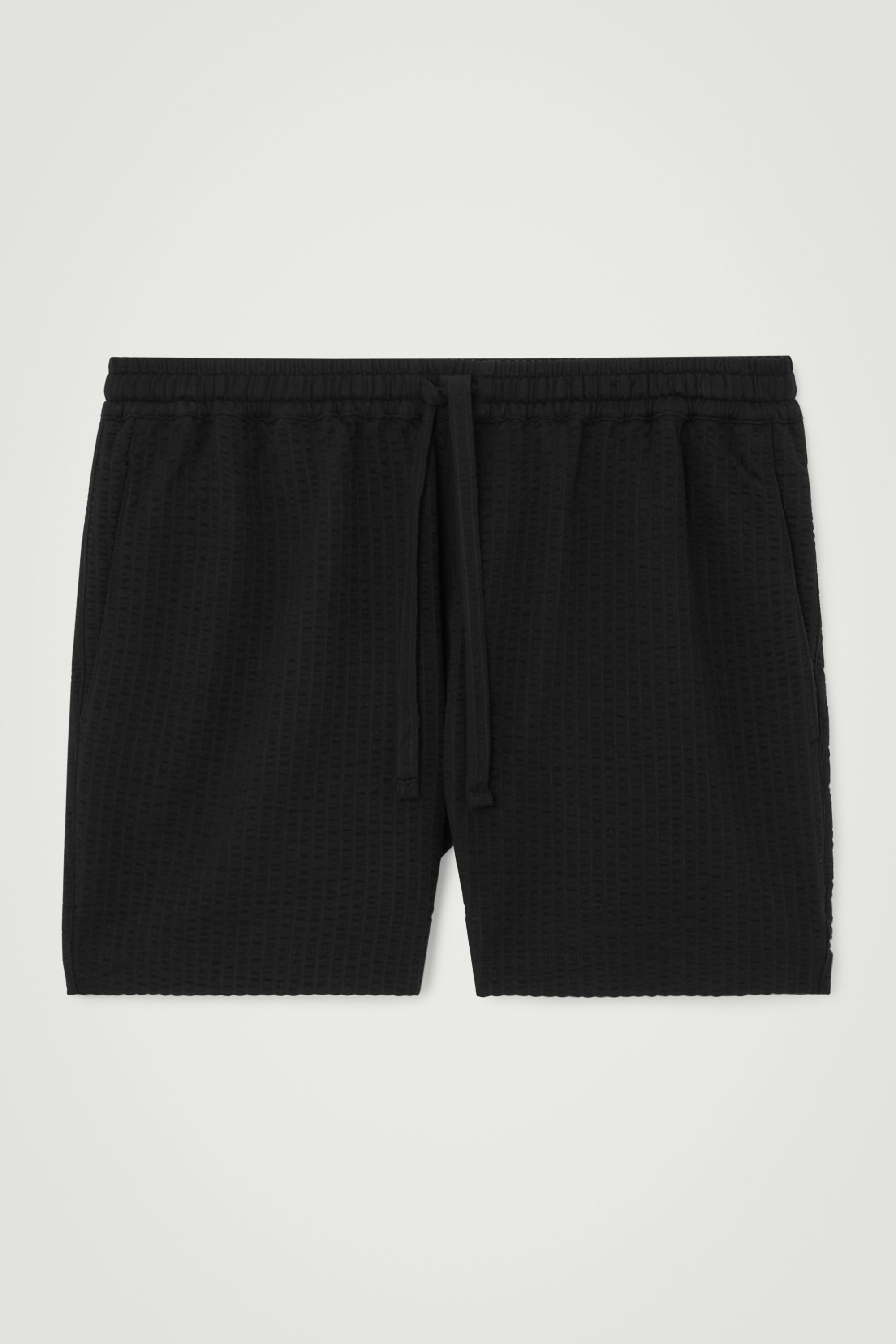 【数量限定】旧モデル在庫処分セールを開催します！ ELASTICATED SEERSUCKER SHORTS COS | BLACK - メンズウェア