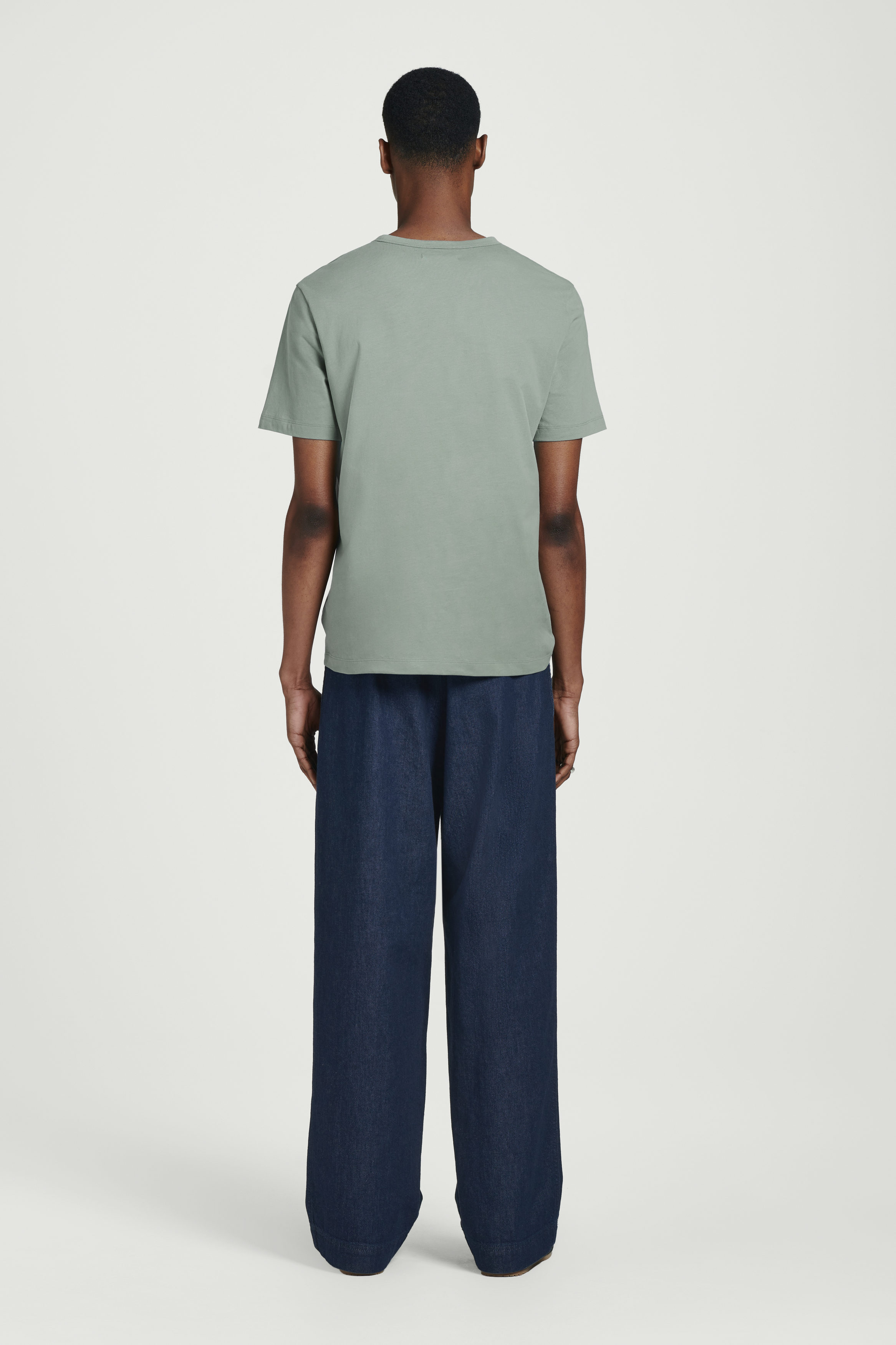 ◆boohoo◆ フェイクレイヤー ウォッシュド Tシャツ / green REGULAR BRUSHED-COTTON T-SHIRT - DUSTY GREEN | COS