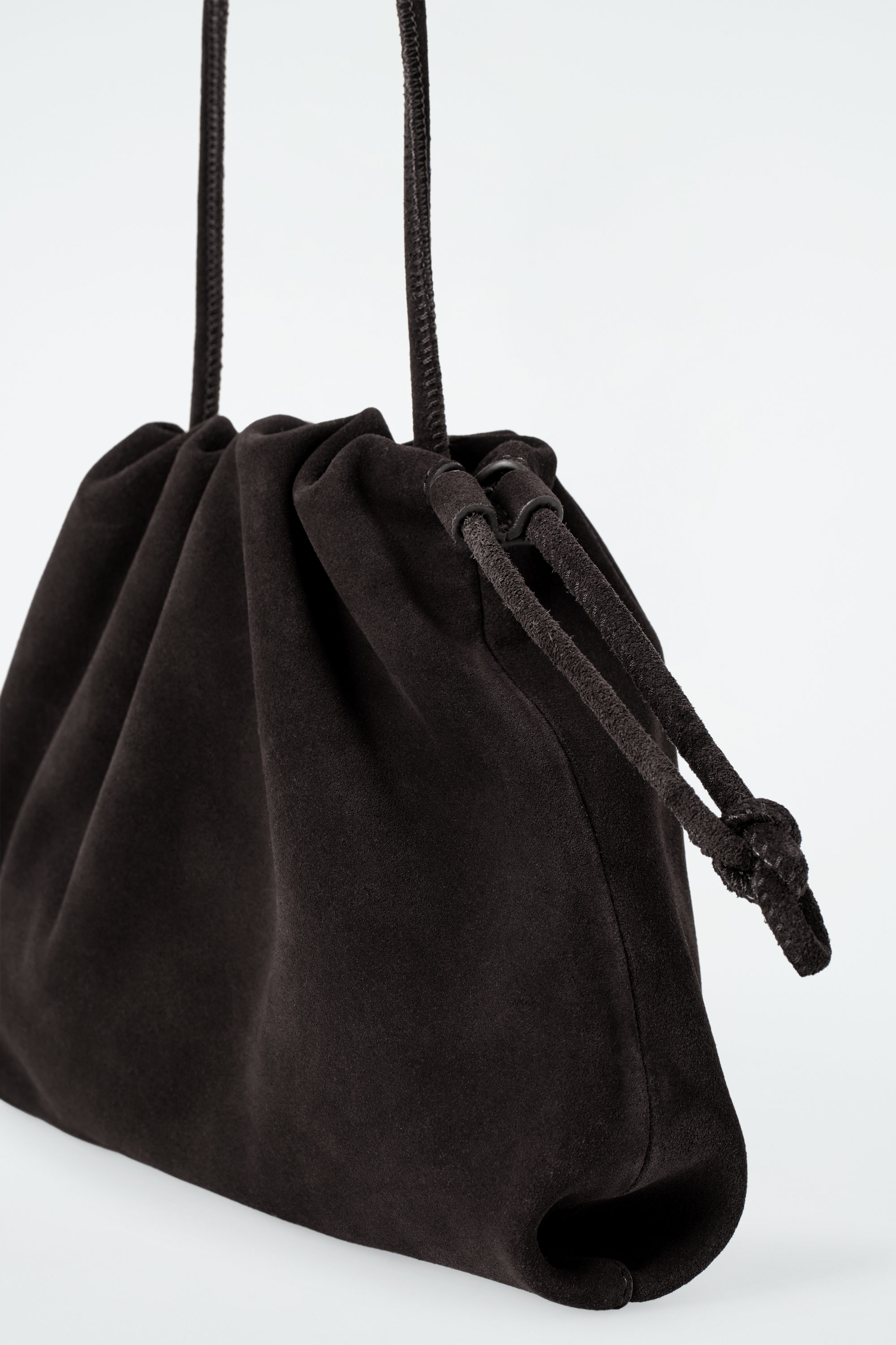 COS CAVATELLI ミニクラッチバッグ スエード CAVATELLI MINI CLUTCH BAG - SUEDE - BROWN | COS