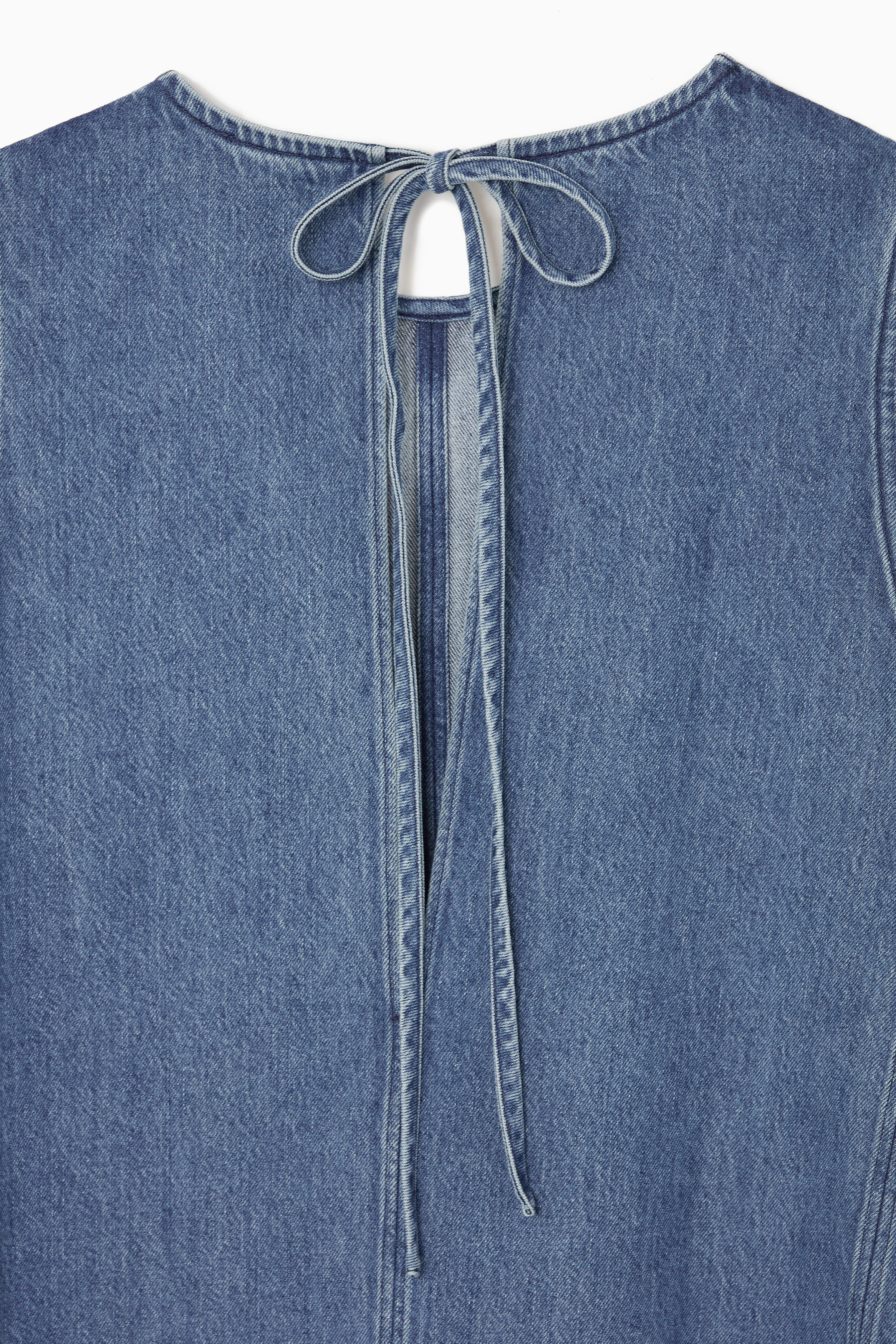【 】★ワンピース★ Denim Sleeveless Shift Dress The Shift Denim Dress | Aritzia US
