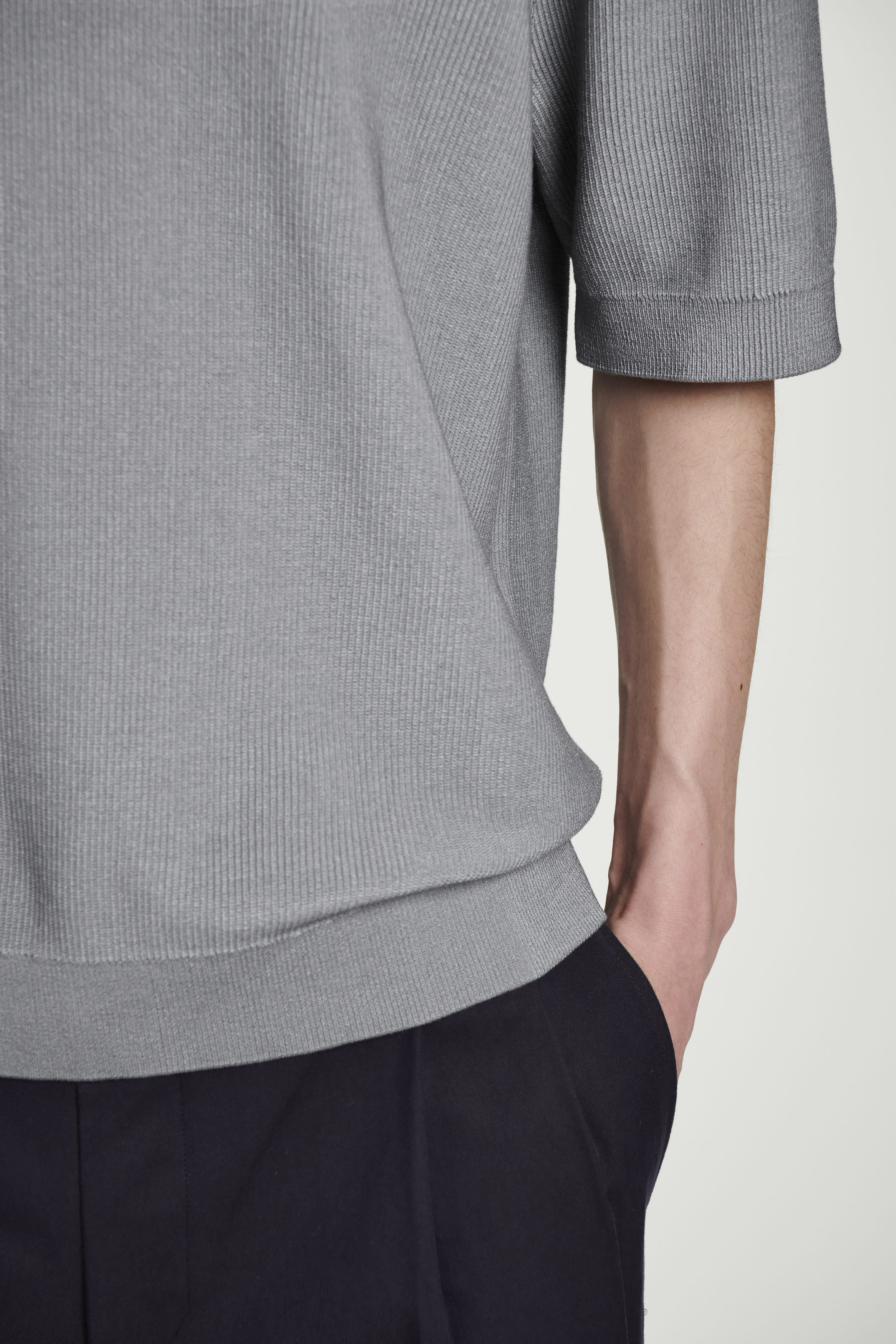 RELAXED PRINTED KNITTED T-SHIRT - GRAY | COS US