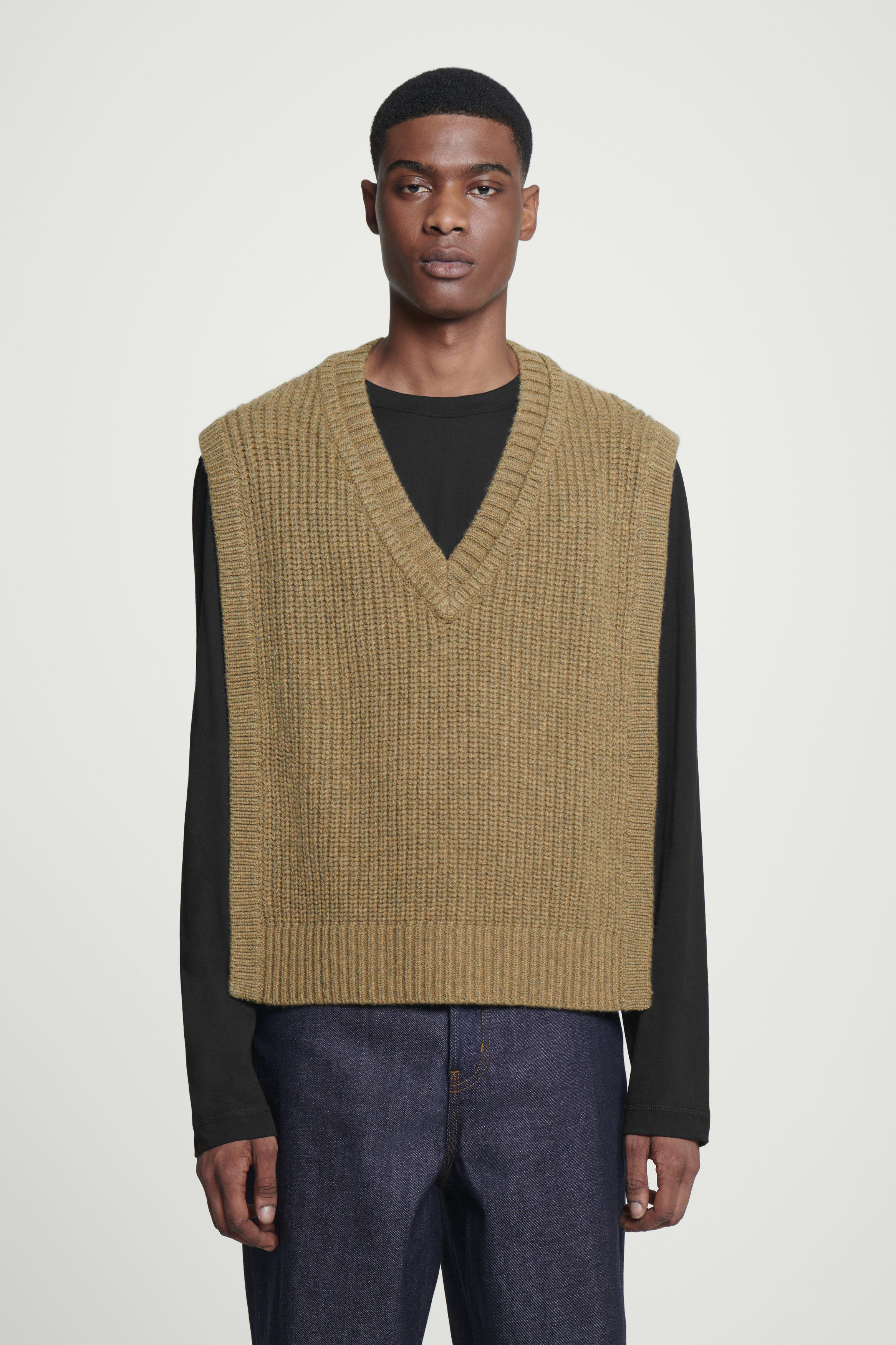WOOL-CASHMERE V-NECK HYBRID VEST